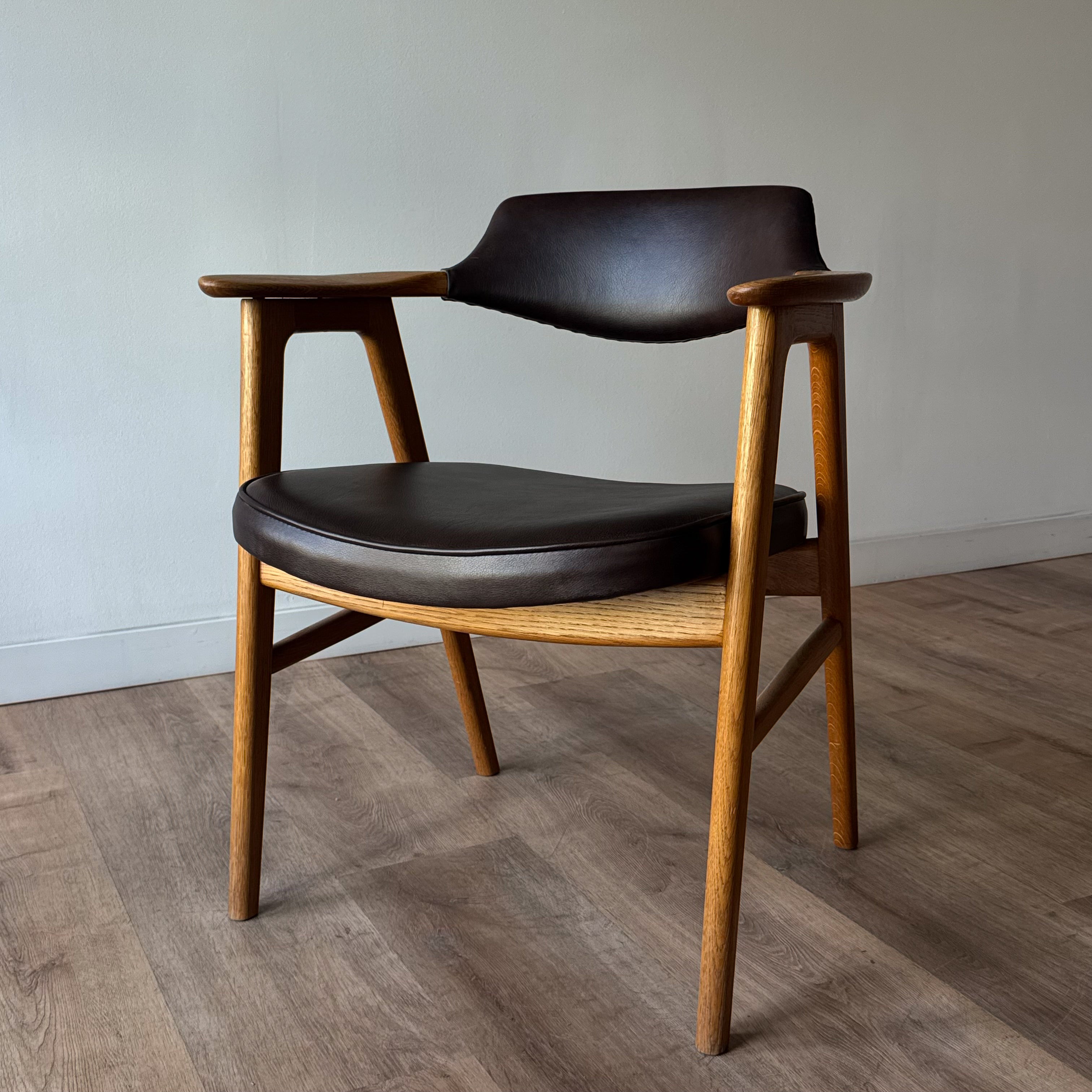 Erik Kirkegaard Arm Chair, Model 43, set of 4