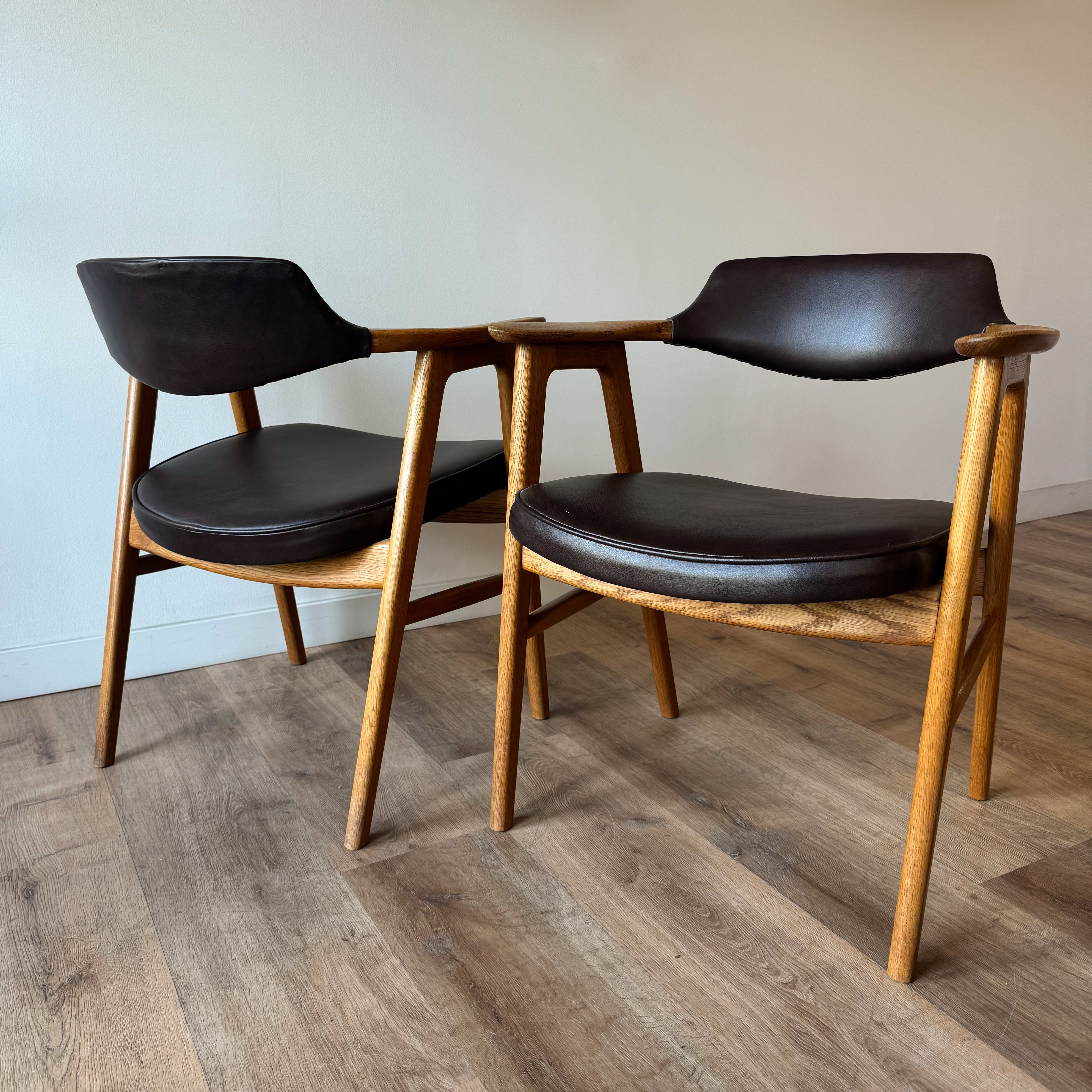 Erik Kirkegaard Arm Chair, Model 43, set of 4