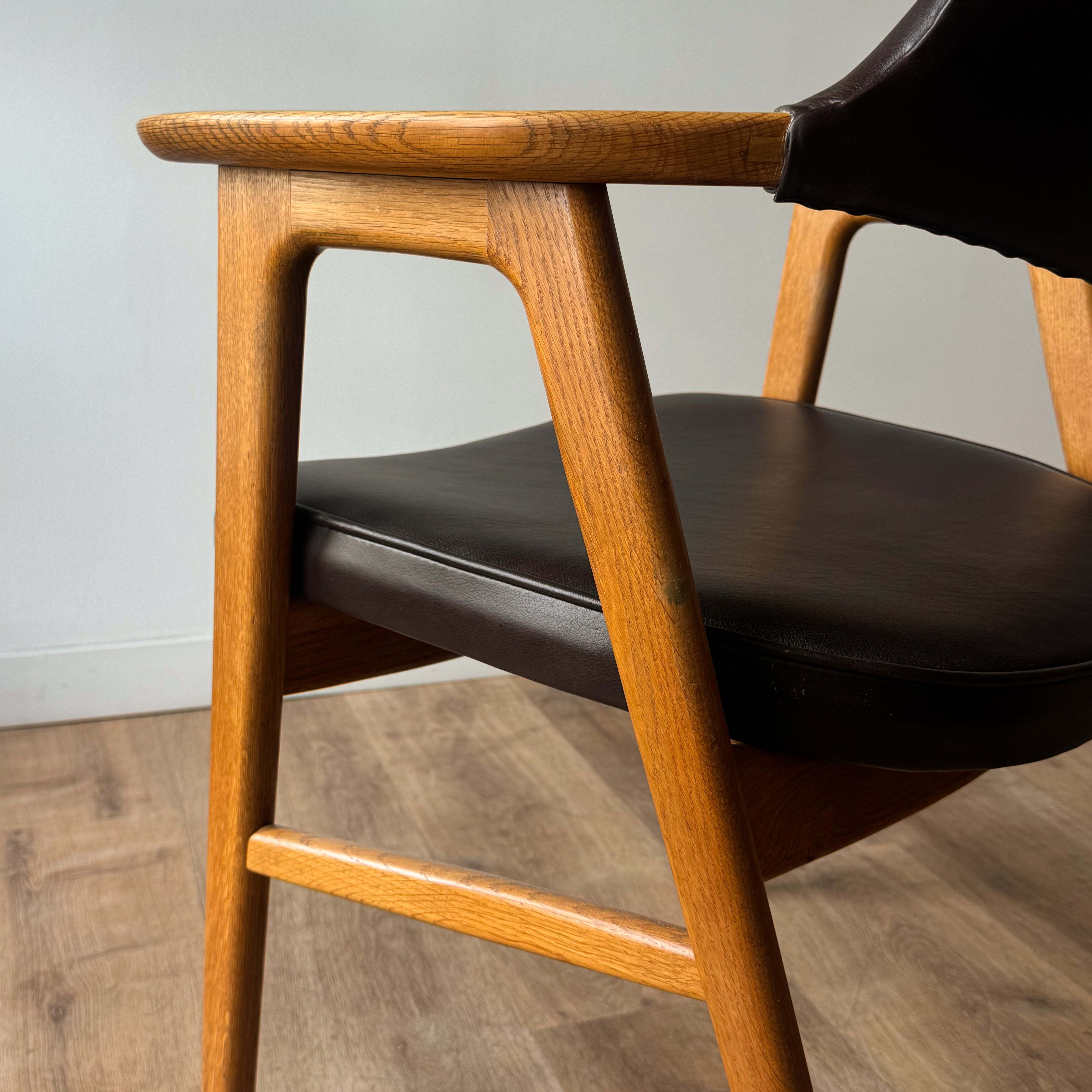 Erik Kirkegaard Arm Chair, Model 43, set of 4