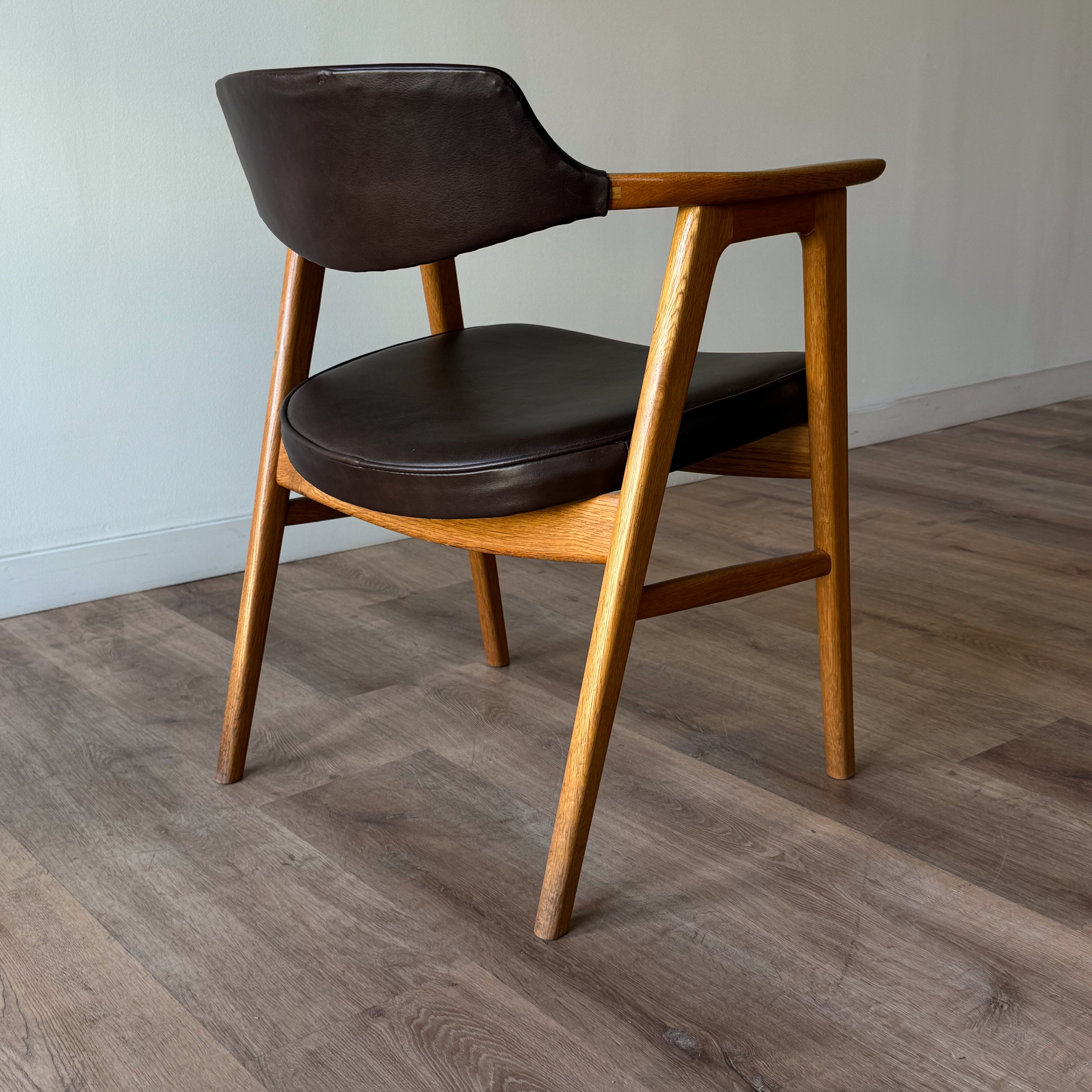 Erik Kirkegaard Arm Chair, Model 43, set of 4