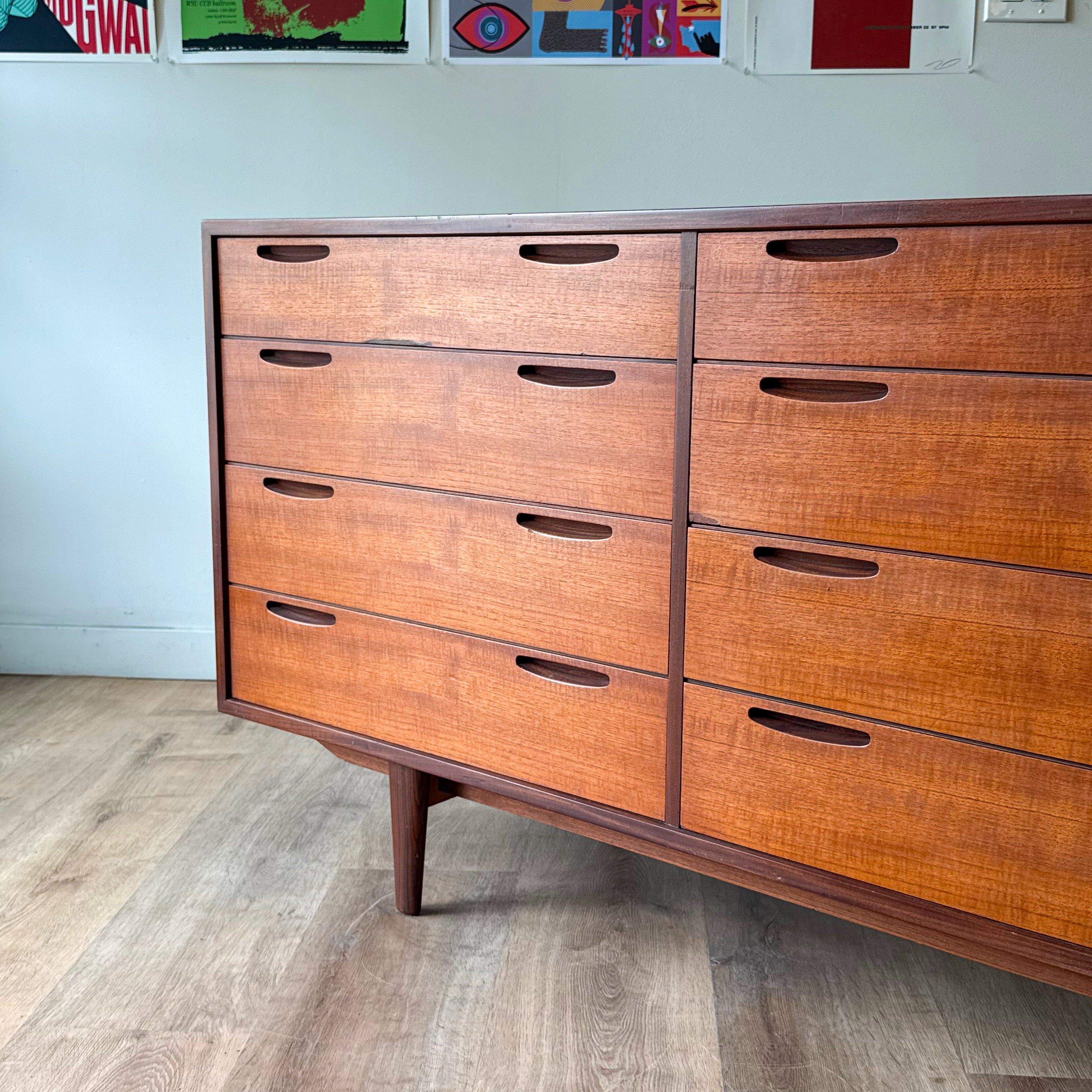 Ib Kofod Larsen  'Jutland' Dresser