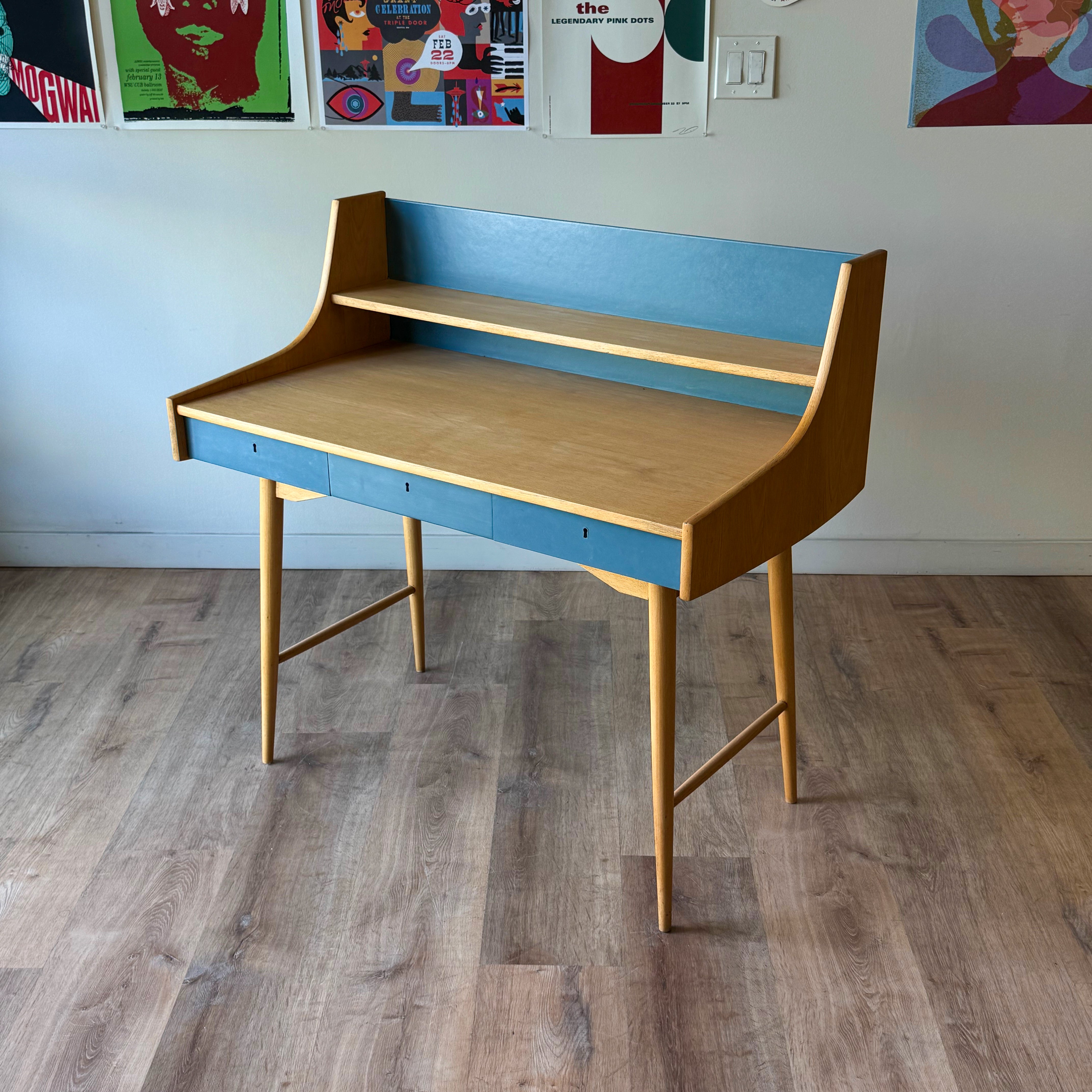 John Texman 'Ola-pultan' Writing Desk