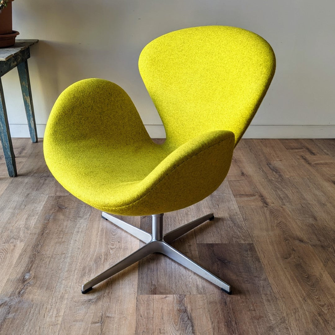 Arne Jacobsen 'Swan' Chair