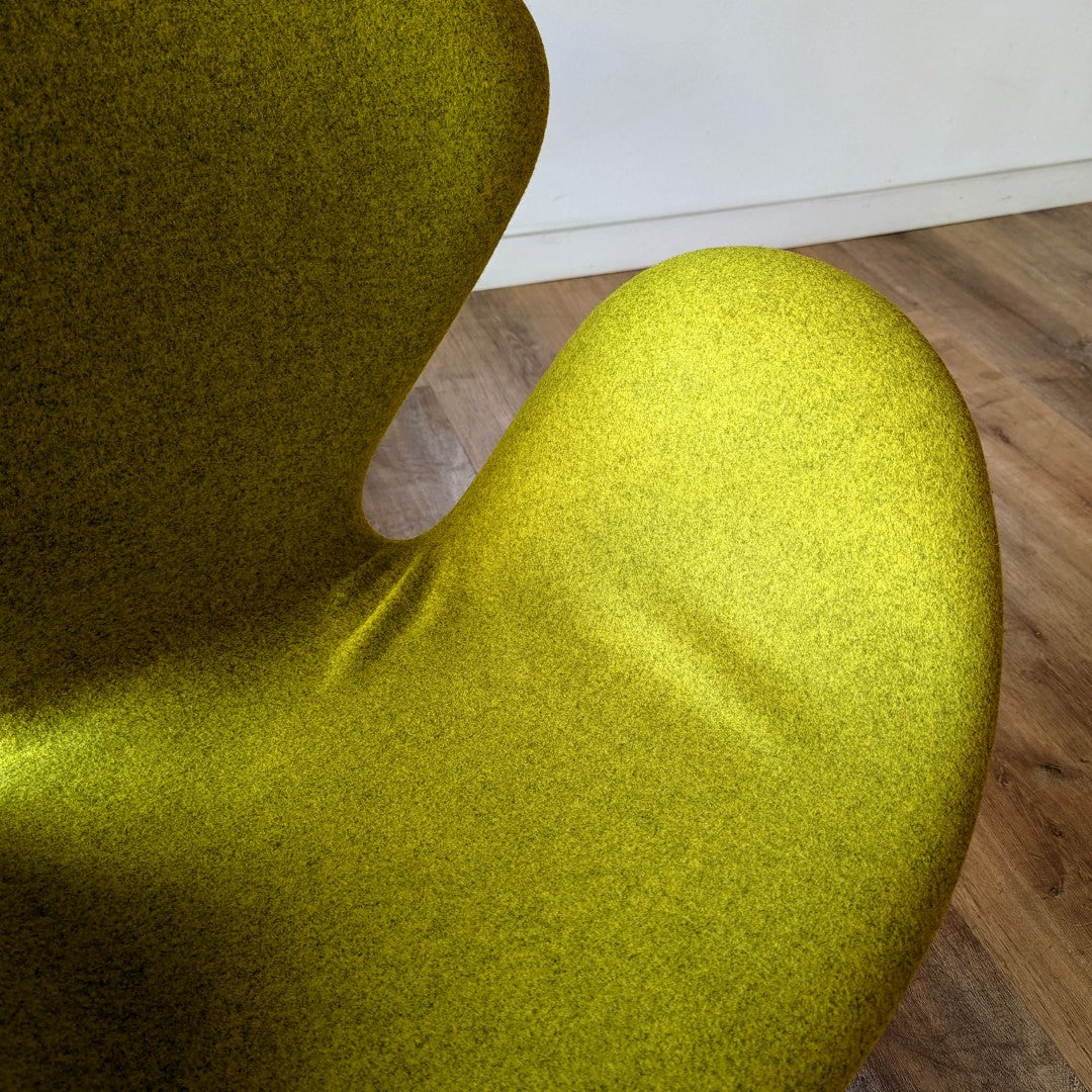 Arne Jacobsen 'Swan' Chair