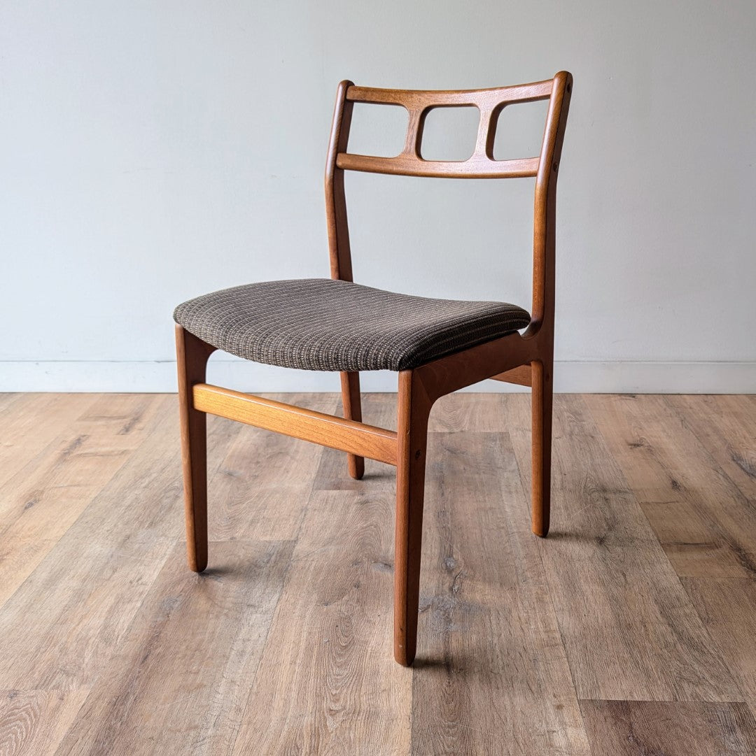 D-Scan Dining Chairs, set of 4