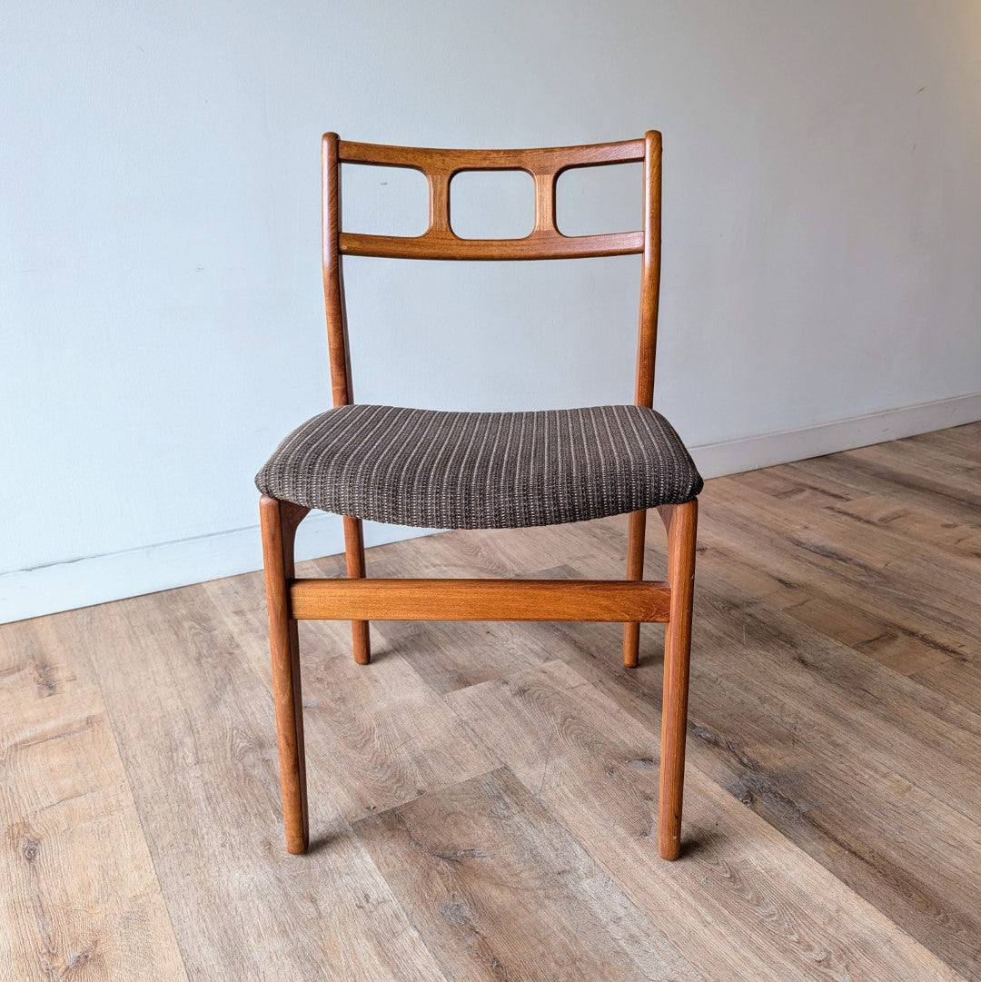 D-Scan Dining Chairs, set of 4