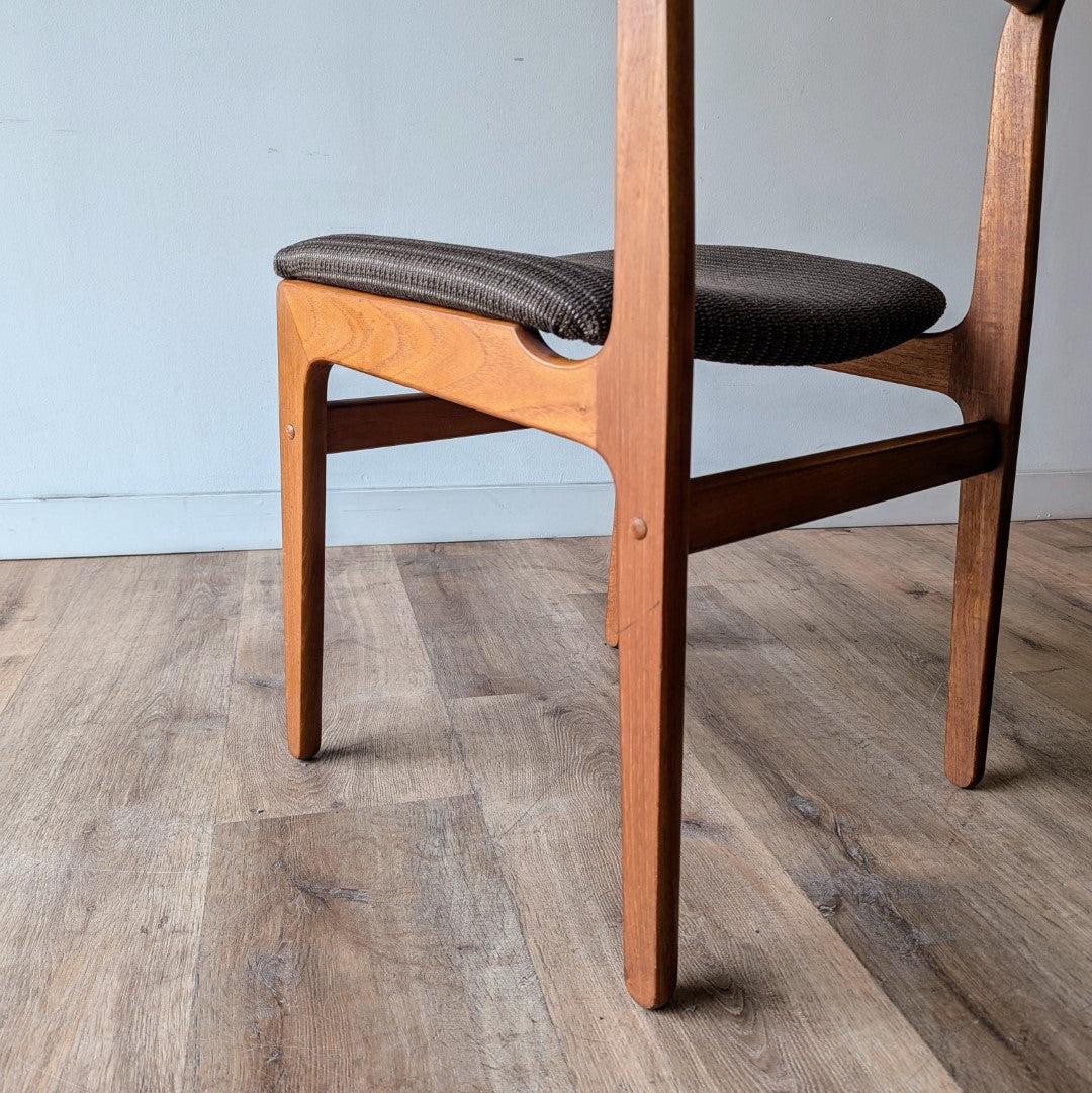 D-Scan Dining Chairs, set of 4