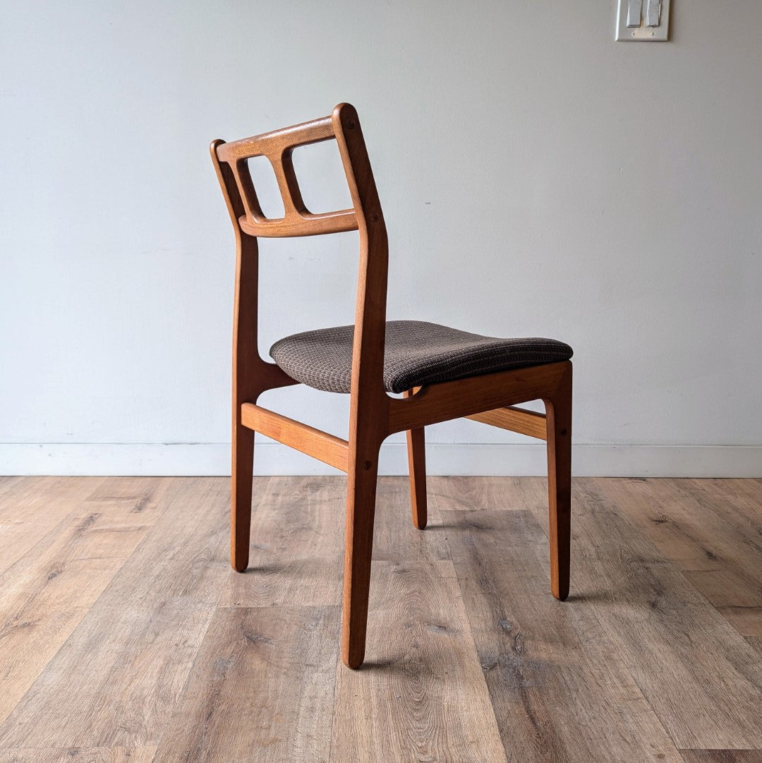 D-Scan Dining Chairs, set of 4