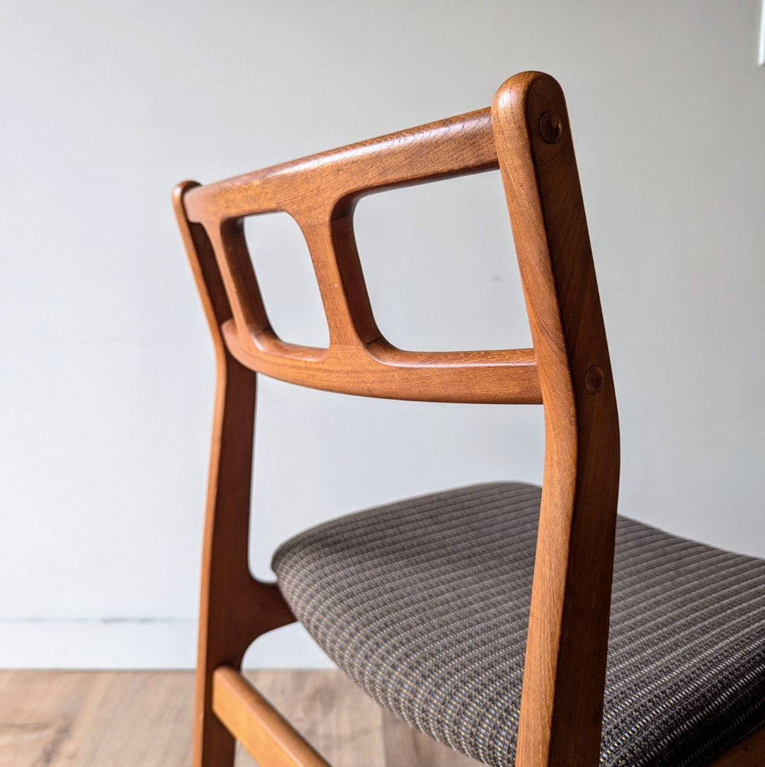 D-Scan Dining Chairs, set of 4