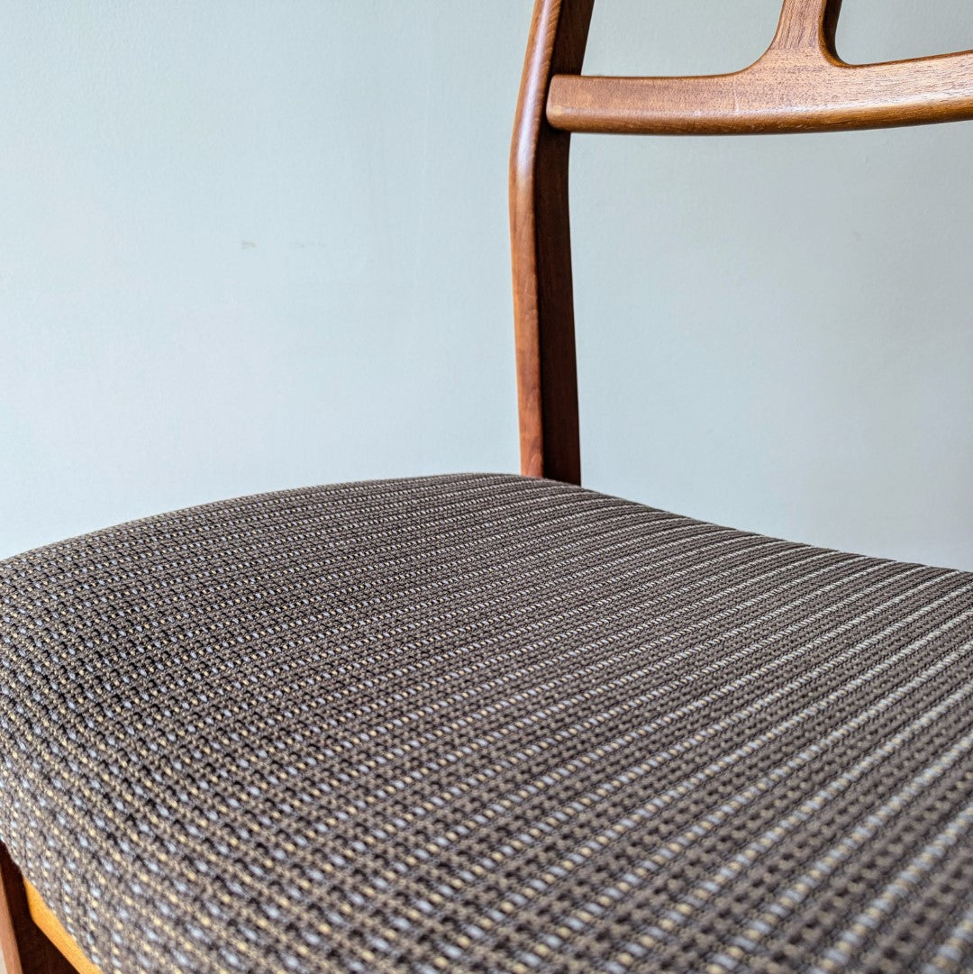 D-Scan Dining Chairs, set of 4