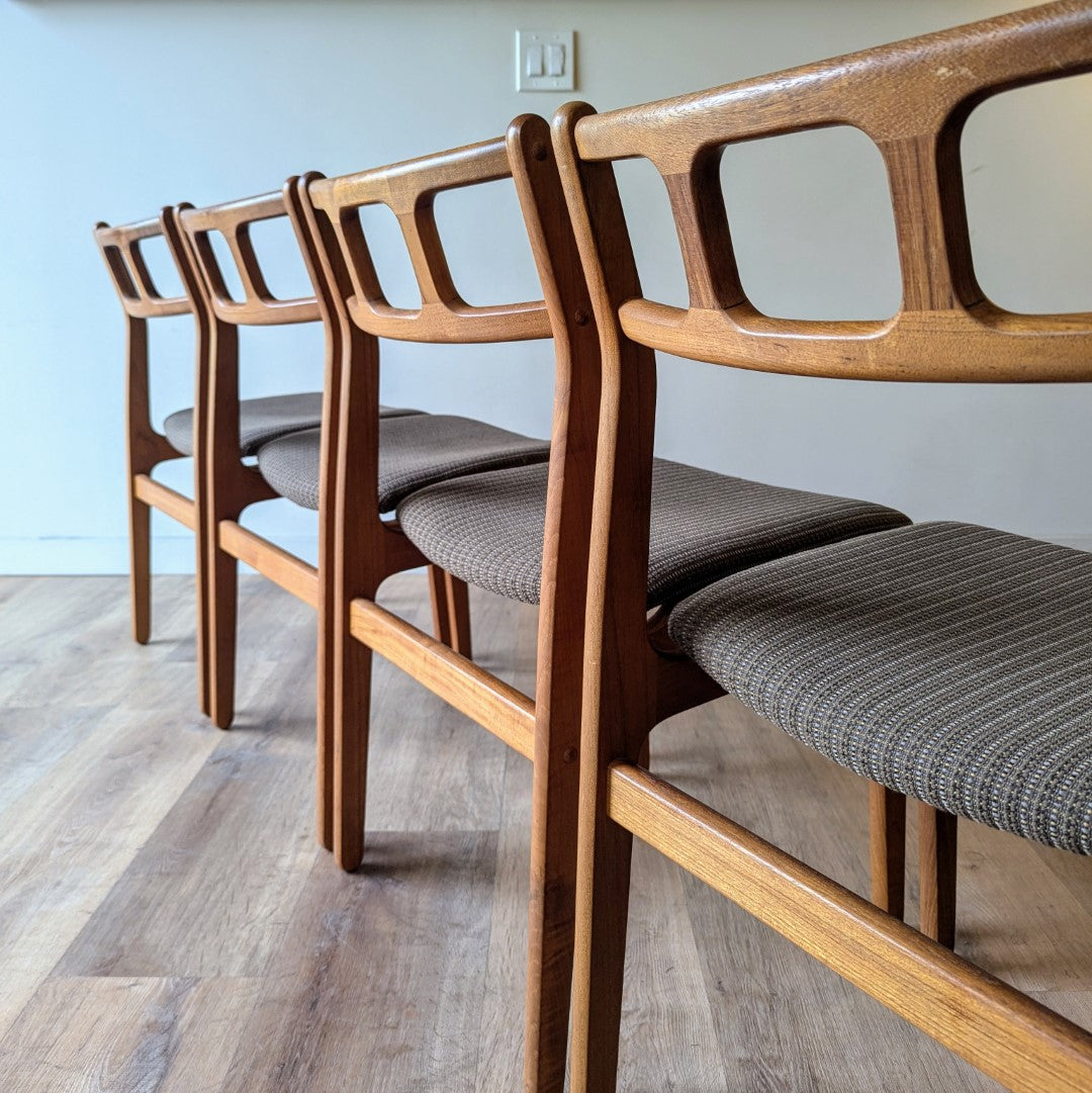 D-Scan Dining Chairs, set of 4