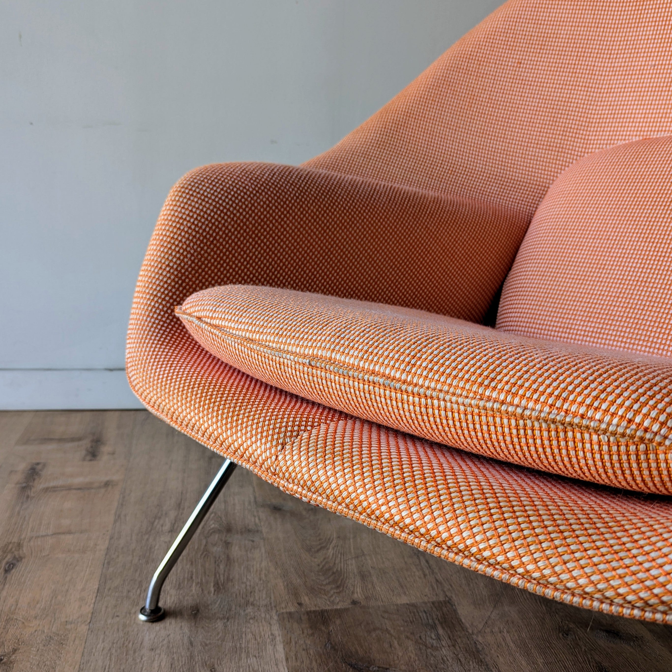 Eero Saarinen Womb Chair