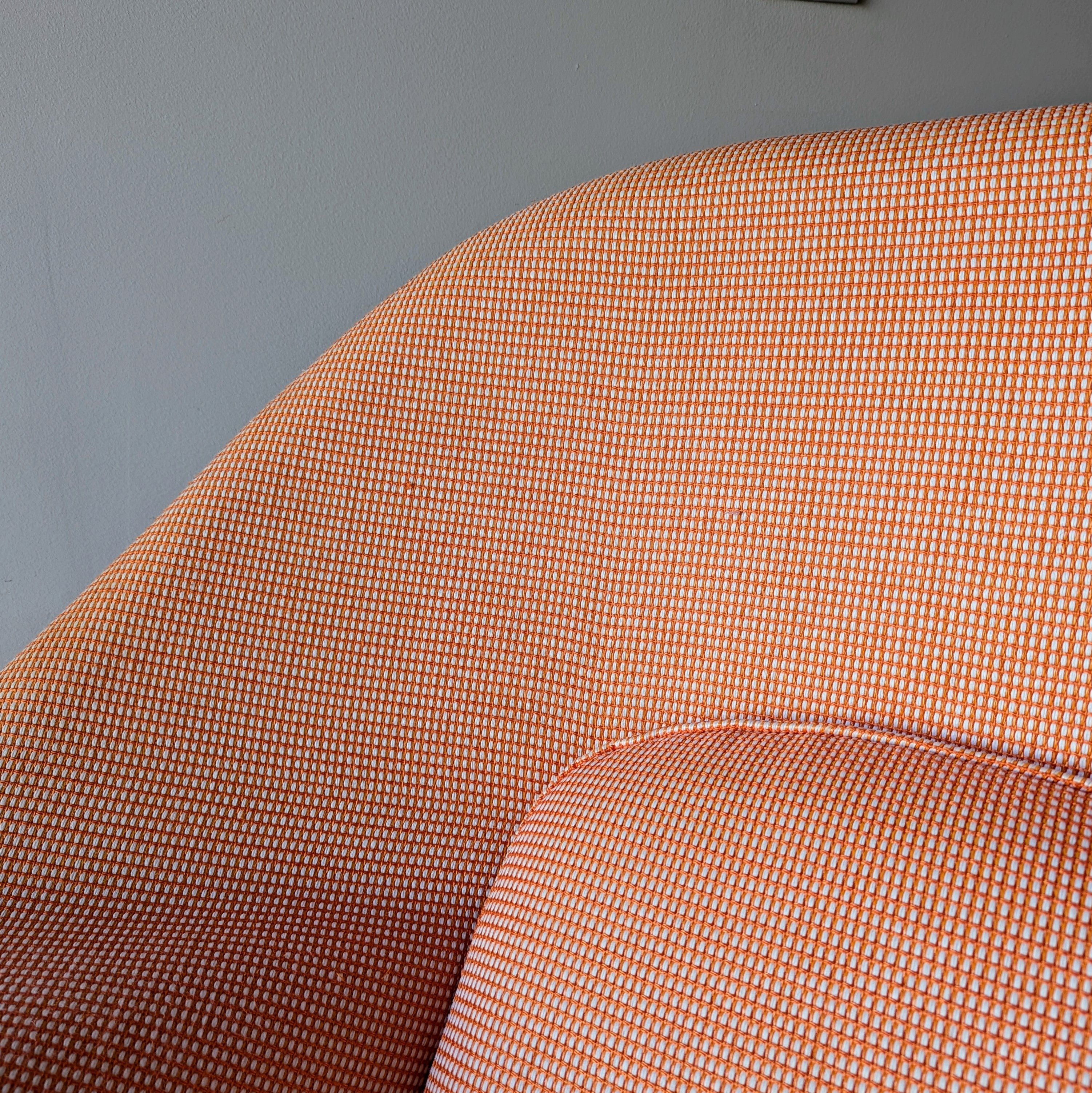 Eero Saarinen Womb Chair
