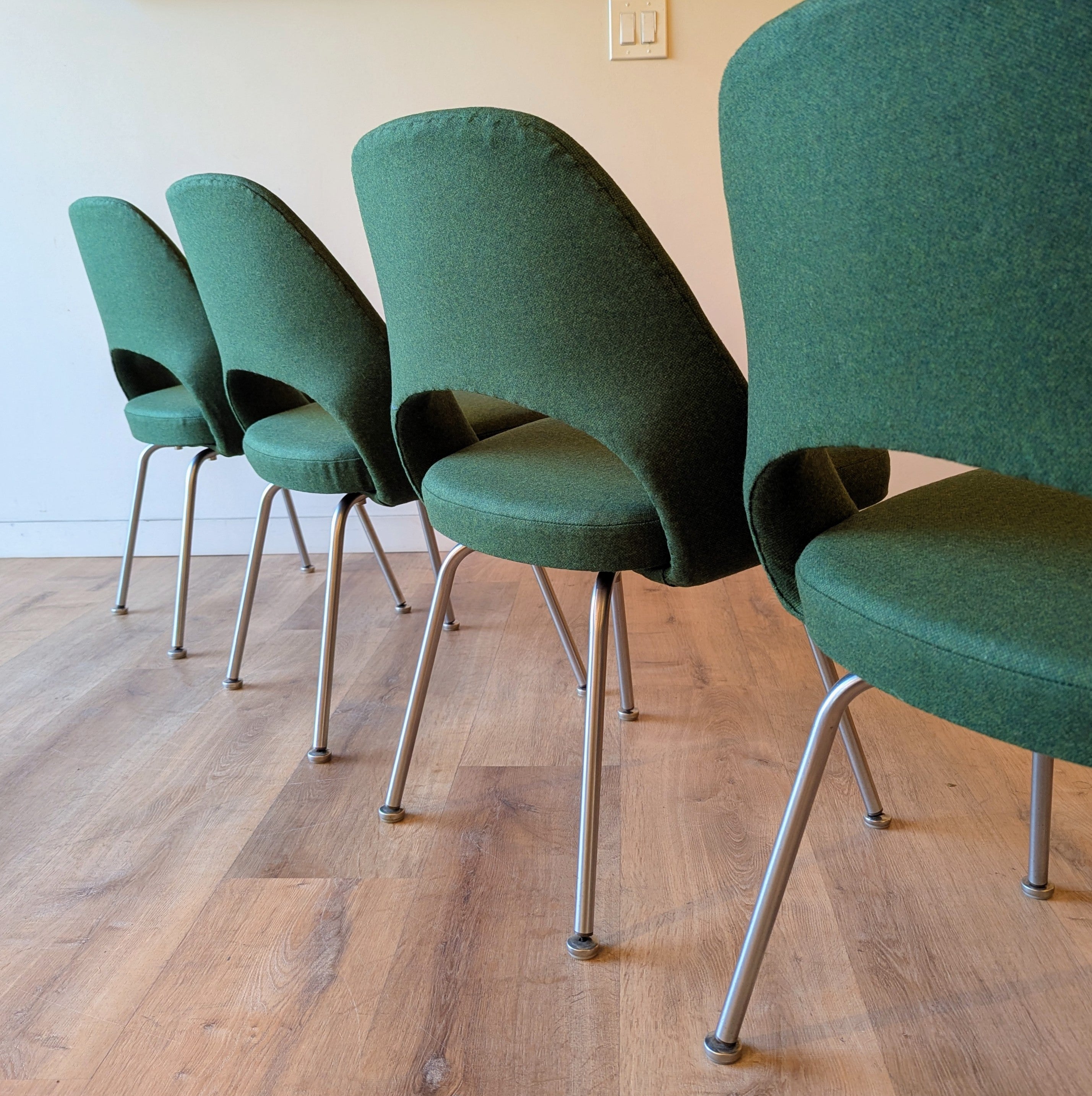 Eero Saarinen Executive Side Chair, set of 6