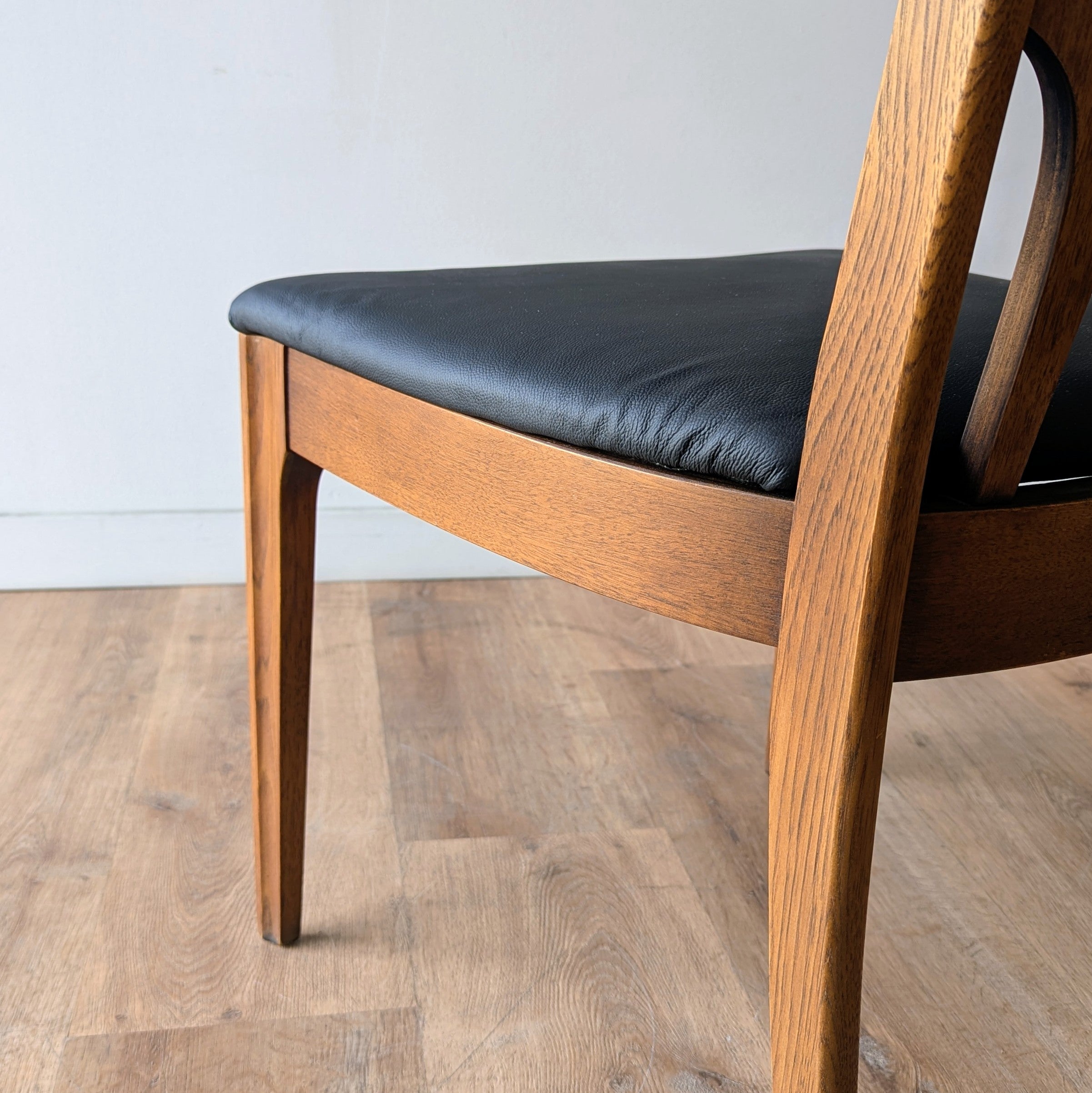 Broyhill 'Brasilia' Dining Chairs, set of 8