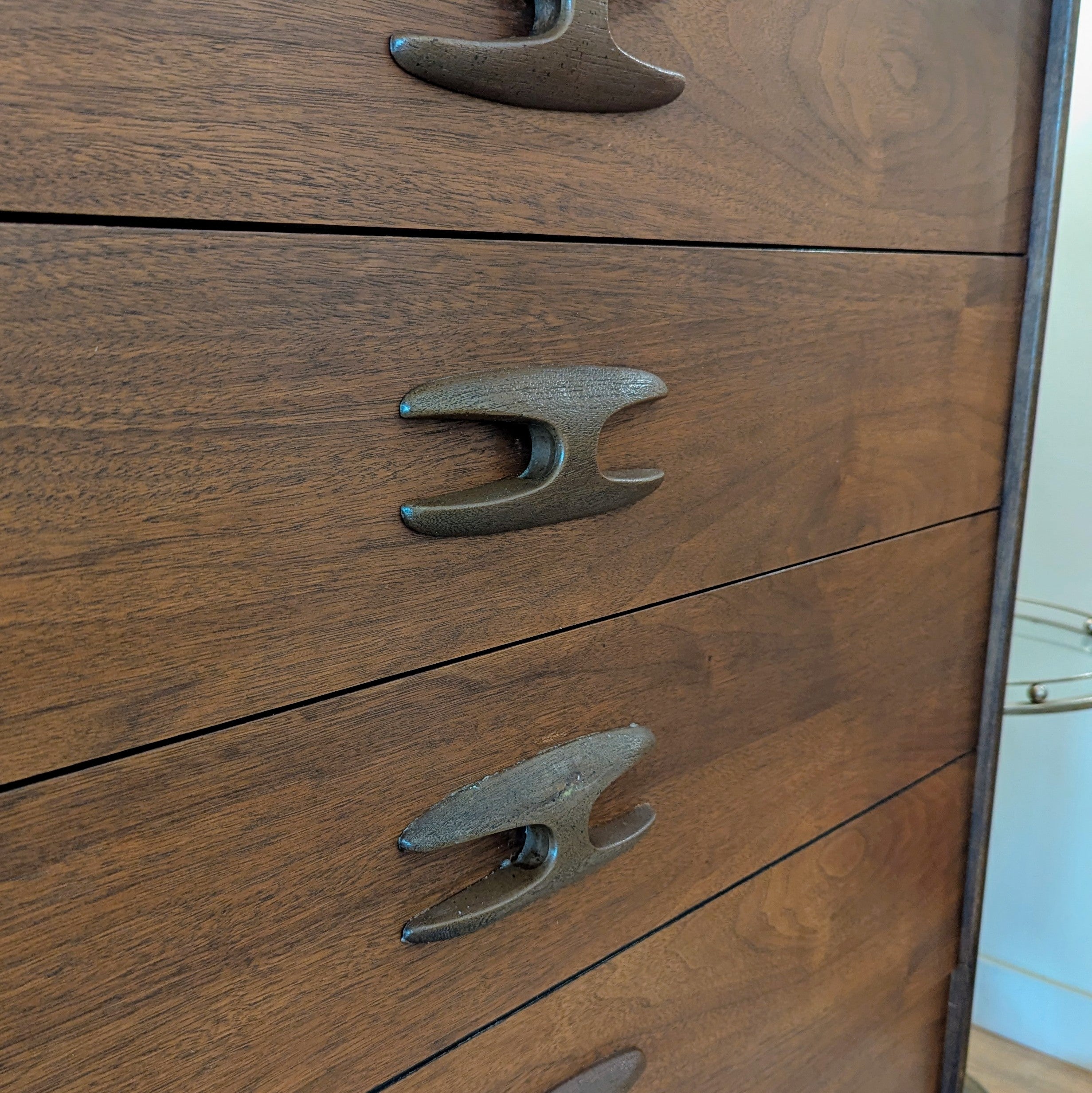 Basset 'Sculptique' Dresser
