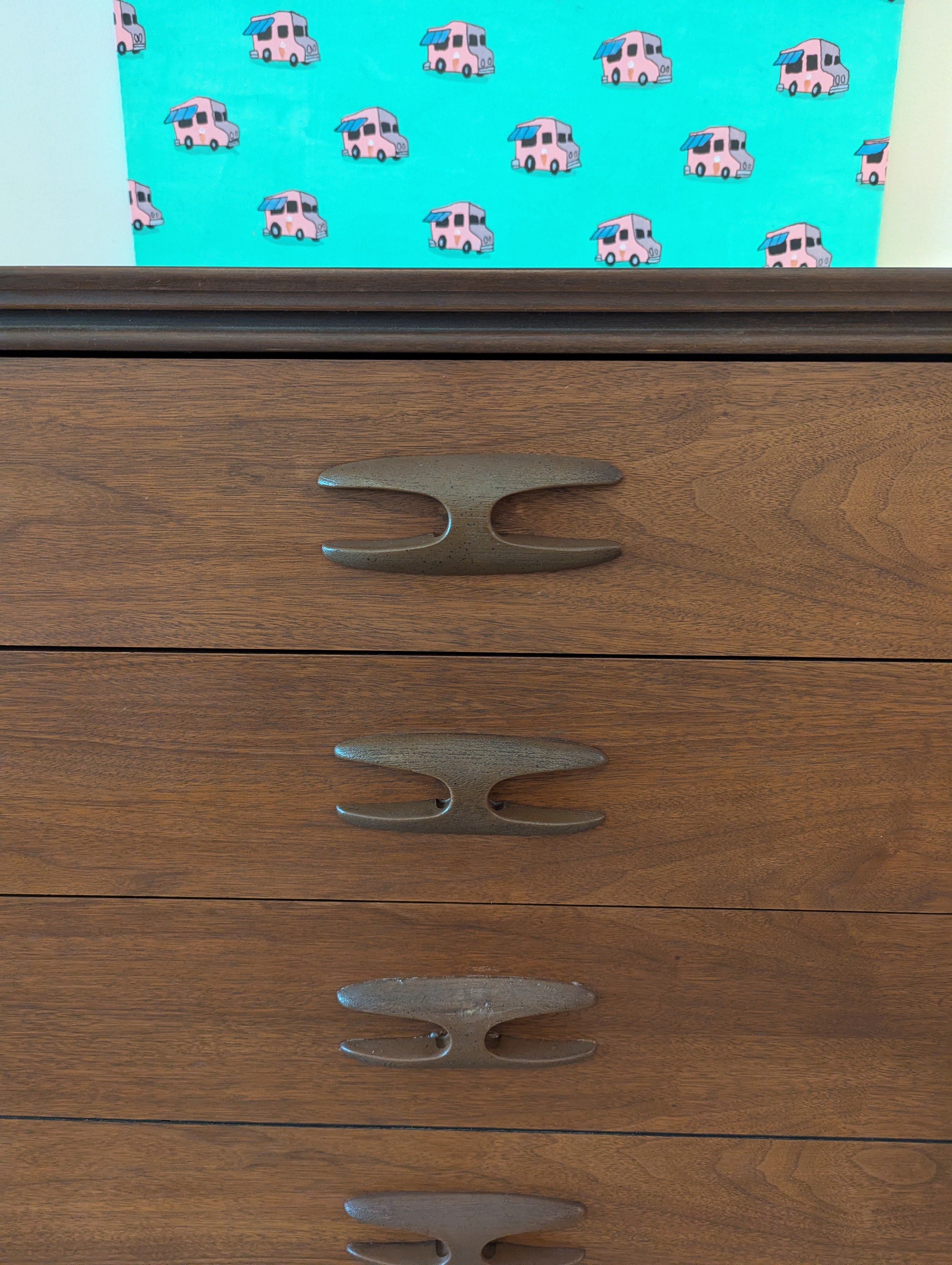 Basset 'Sculptique' Dresser