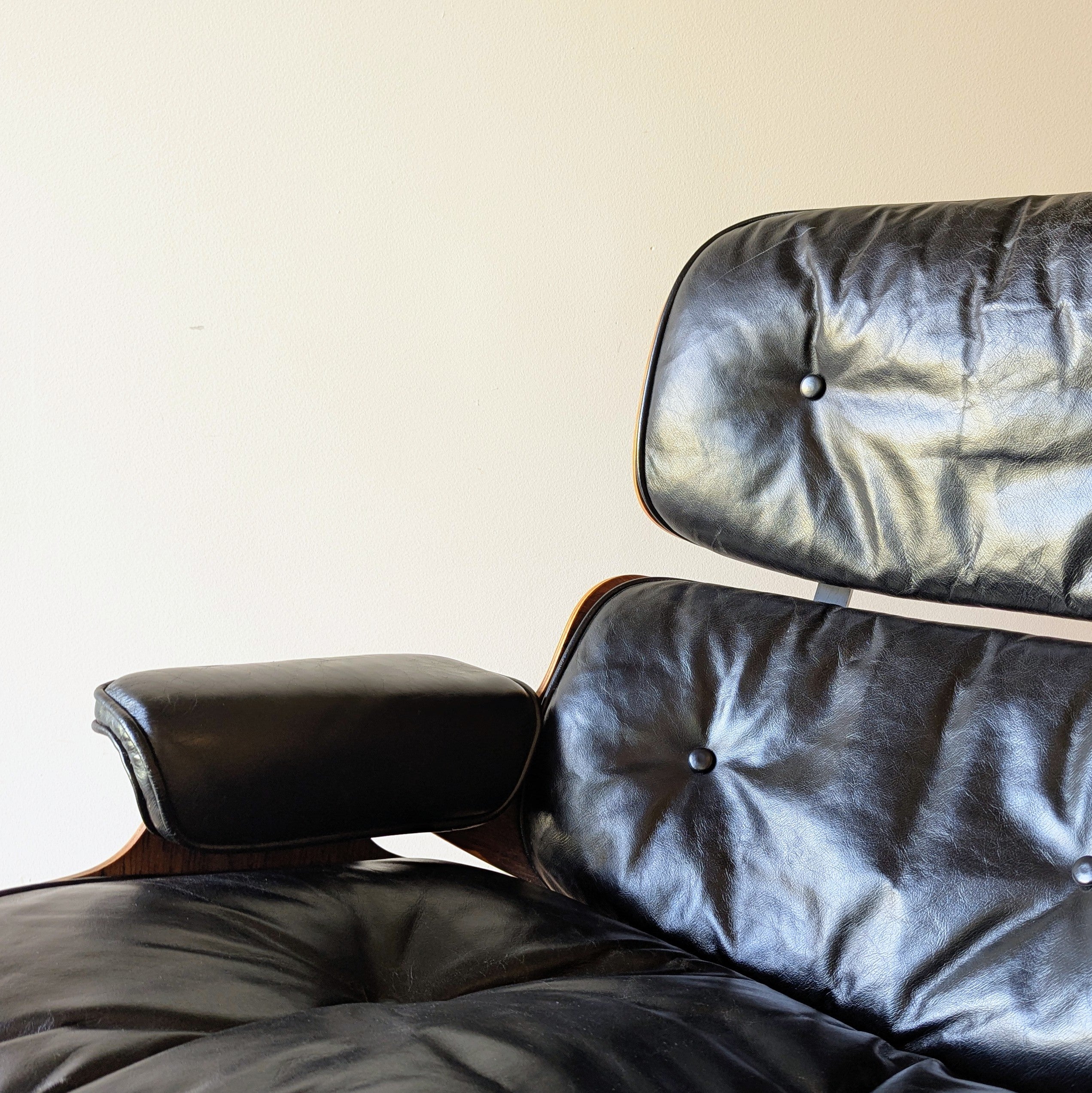 Eames Lounge Chair + Ottoman, 670+671