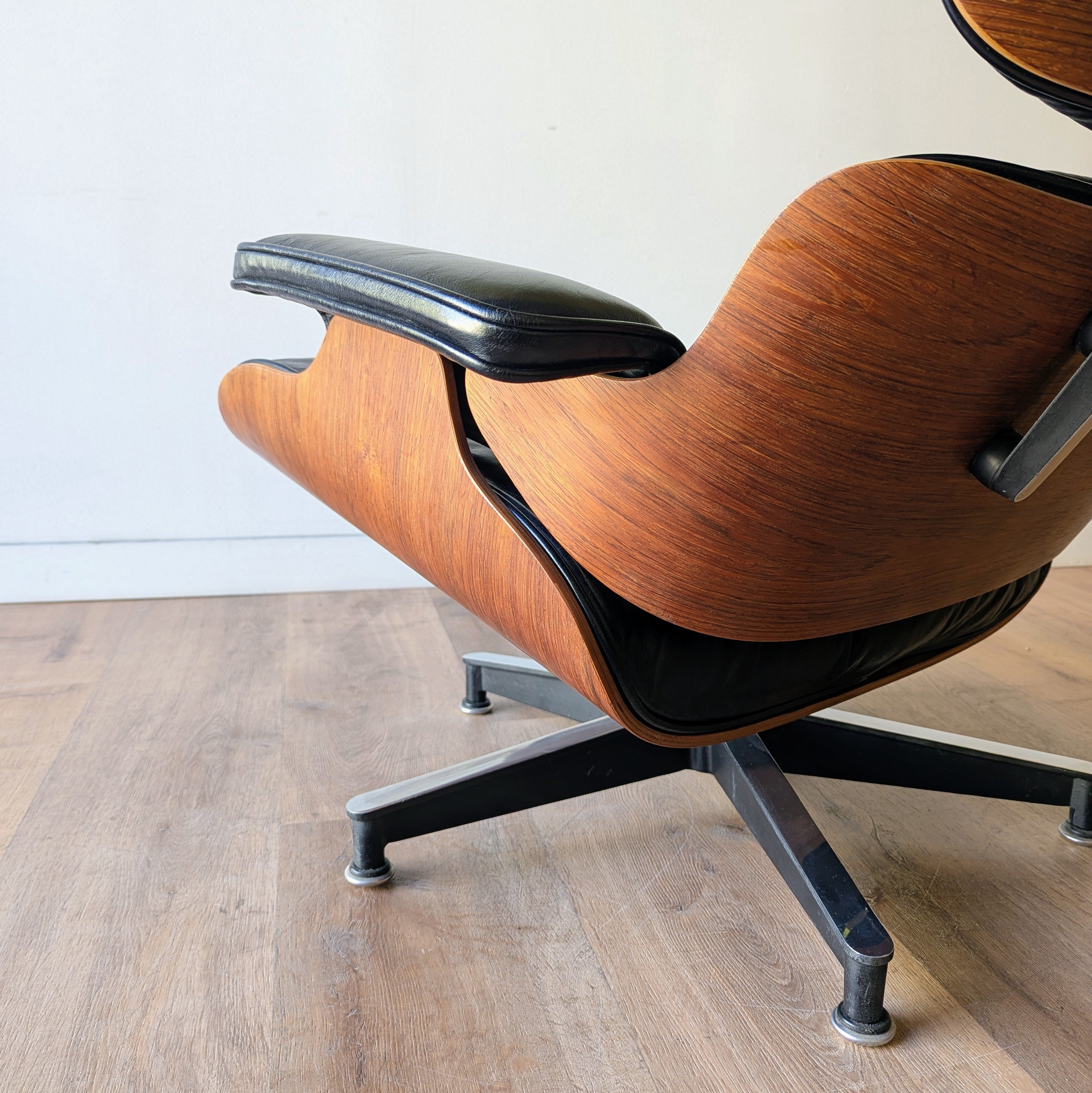 Eames Lounge Chair + Ottoman, 670+671