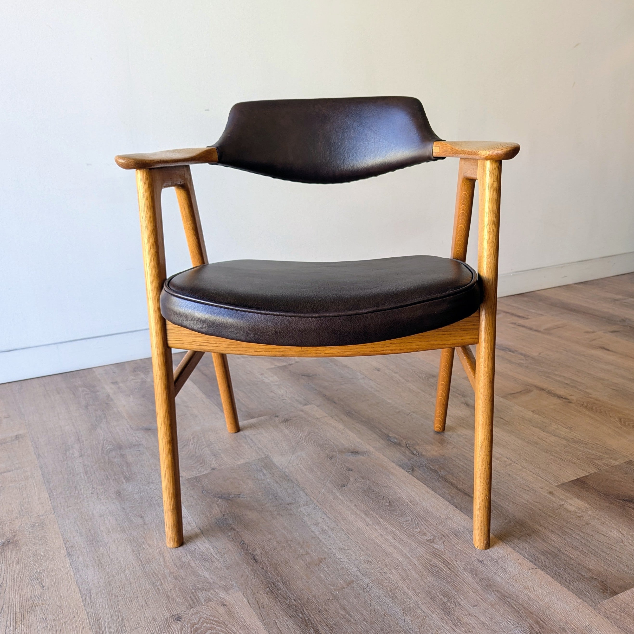 Erik Kirkegaard Arm Chair, Model 43, set of 4