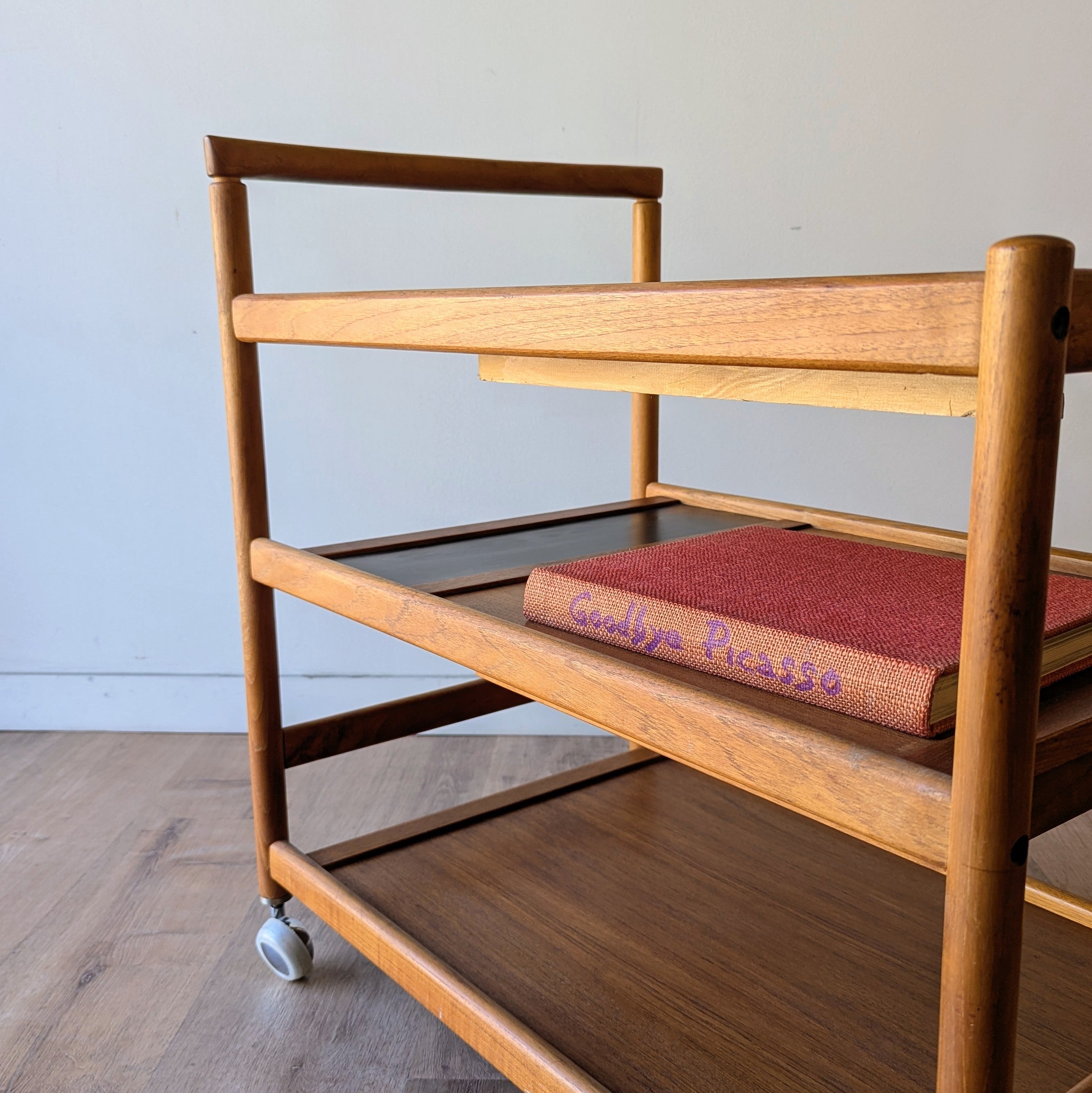 Dyrlund Bar Cart
