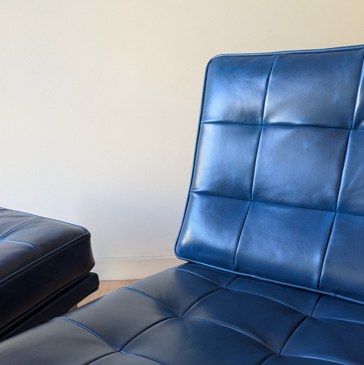 Florence Knoll 'Parallel Bar' Lounge Chair, a pair
