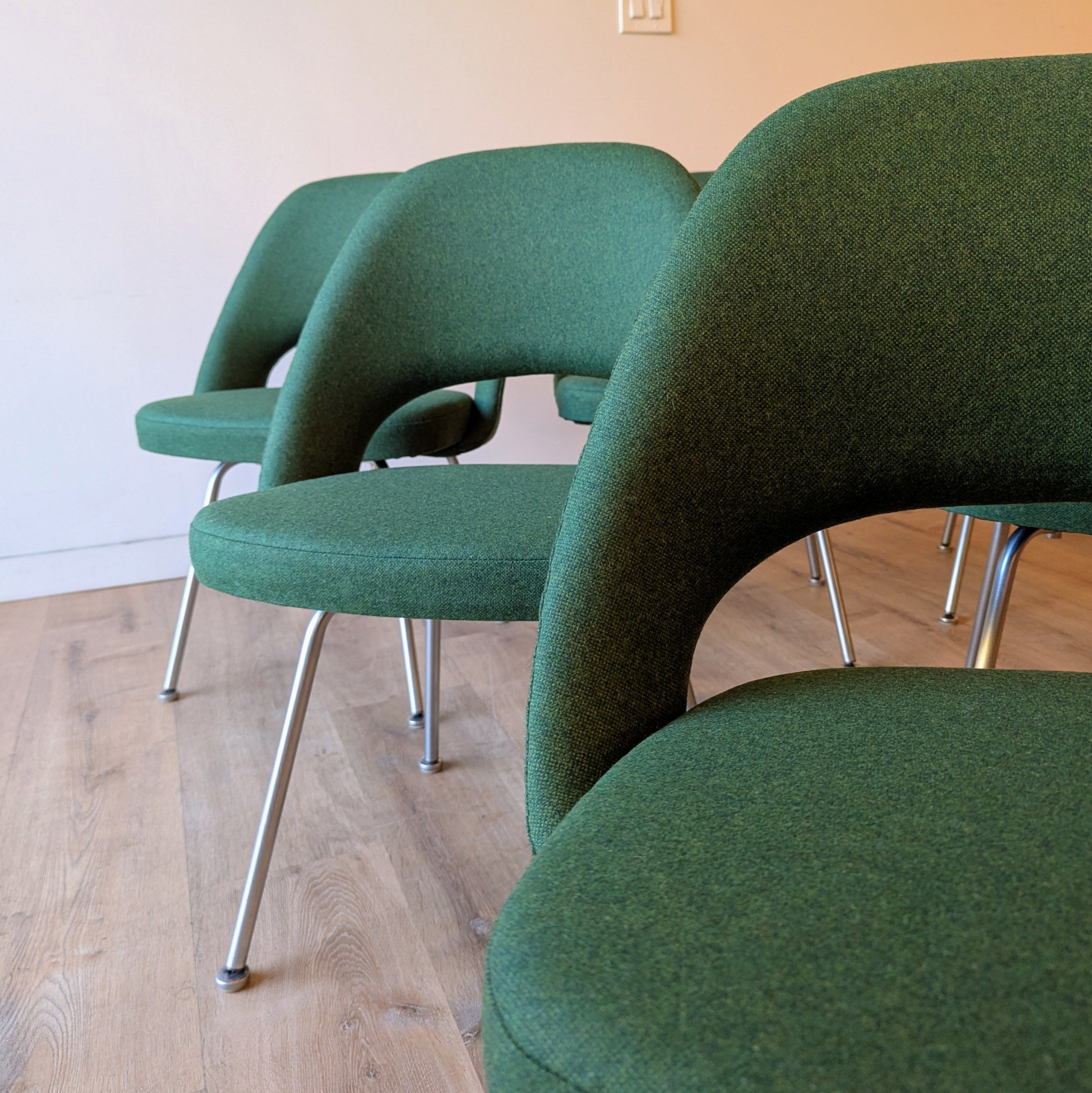 Eero Saarinen Executive Side Chair, set of 6