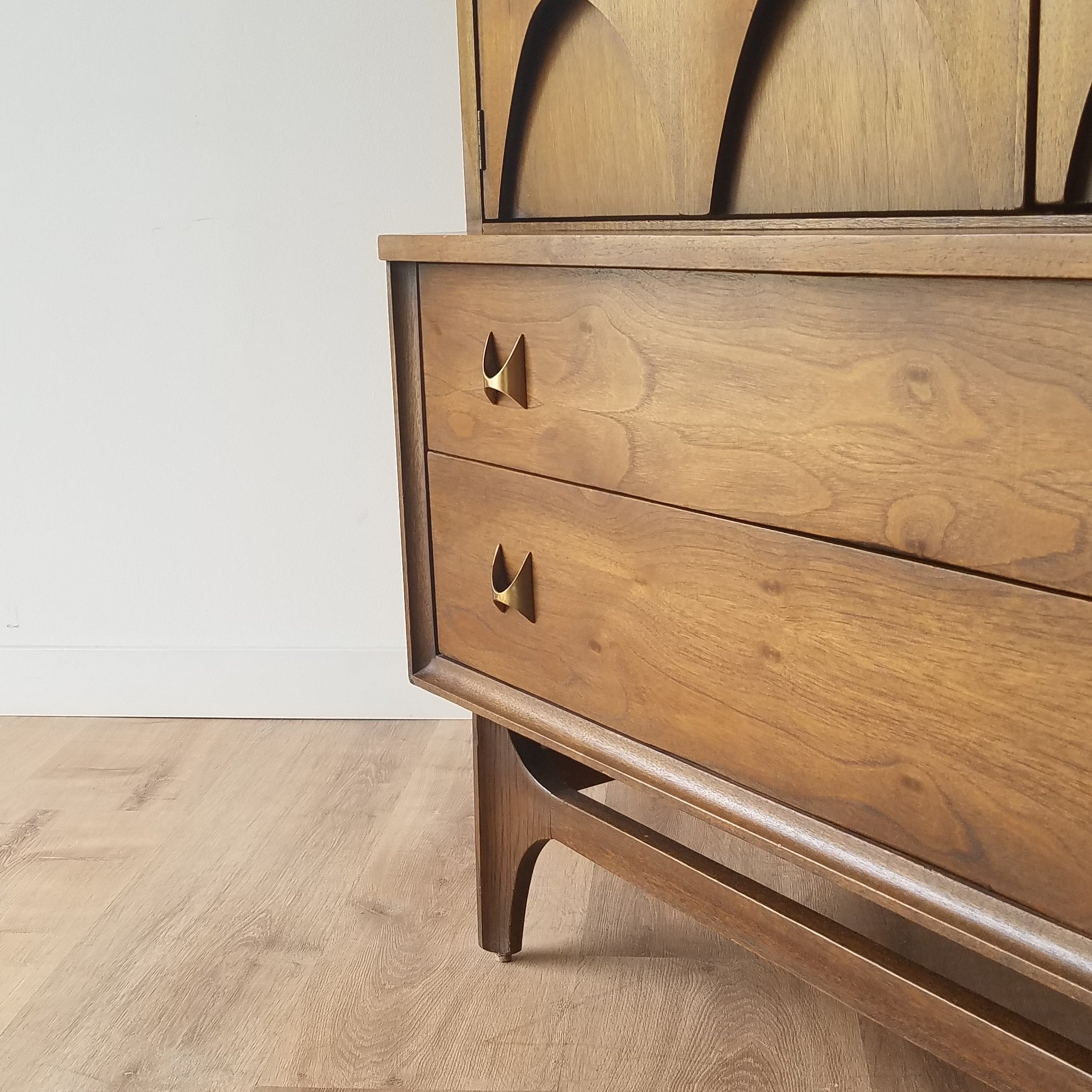 Broyhill Brasilia Gentleman's Bureau