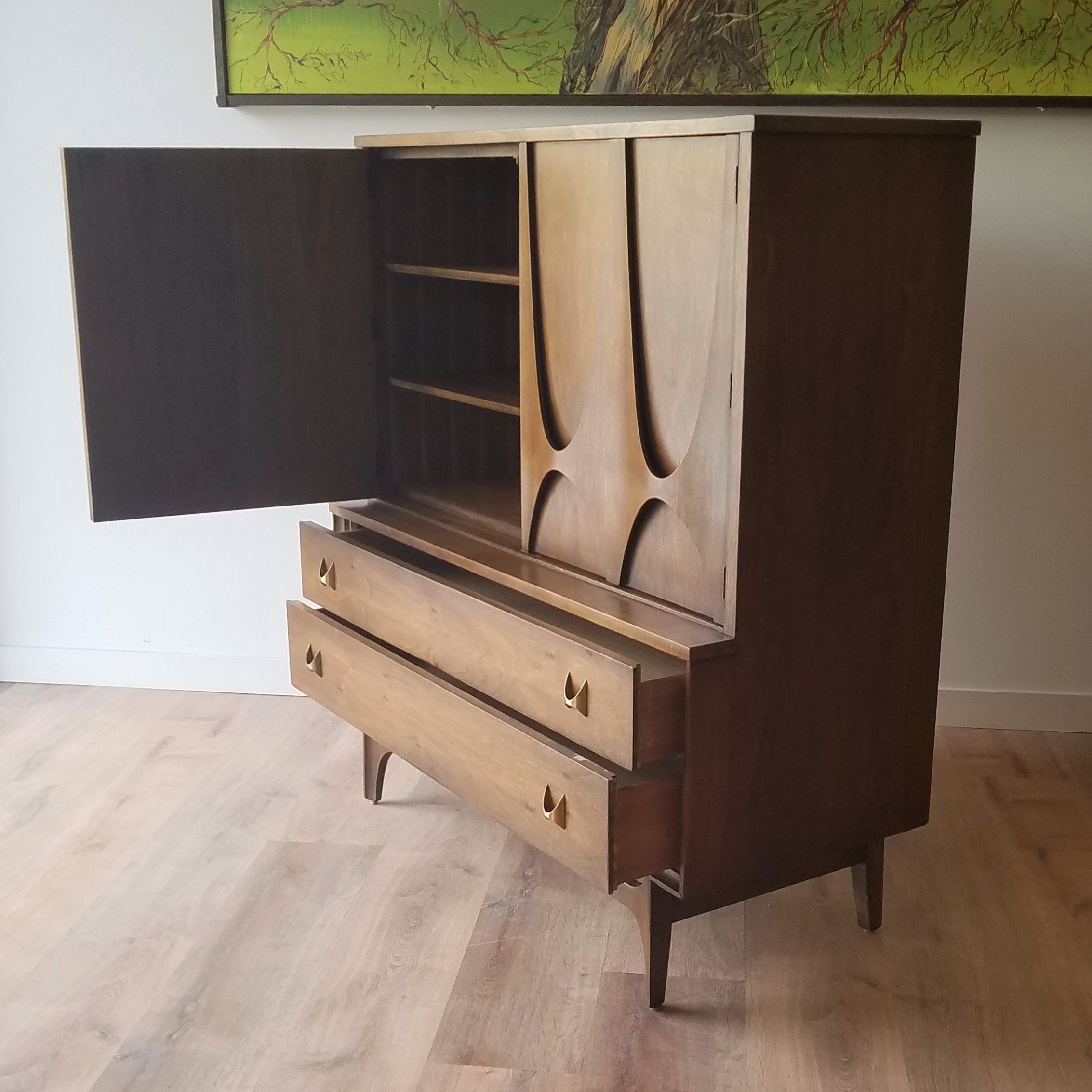 Broyhill Brasilia Gentleman's Bureau