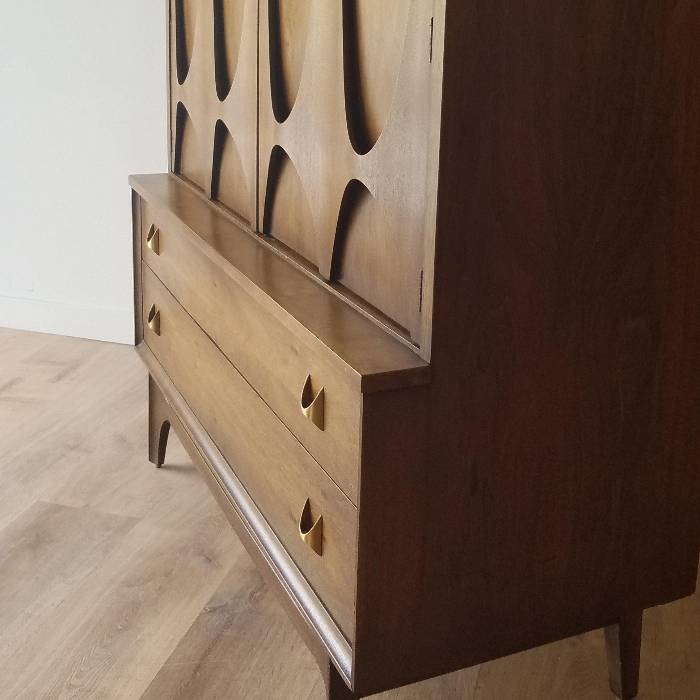 Broyhill Brasilia Gentleman's Bureau