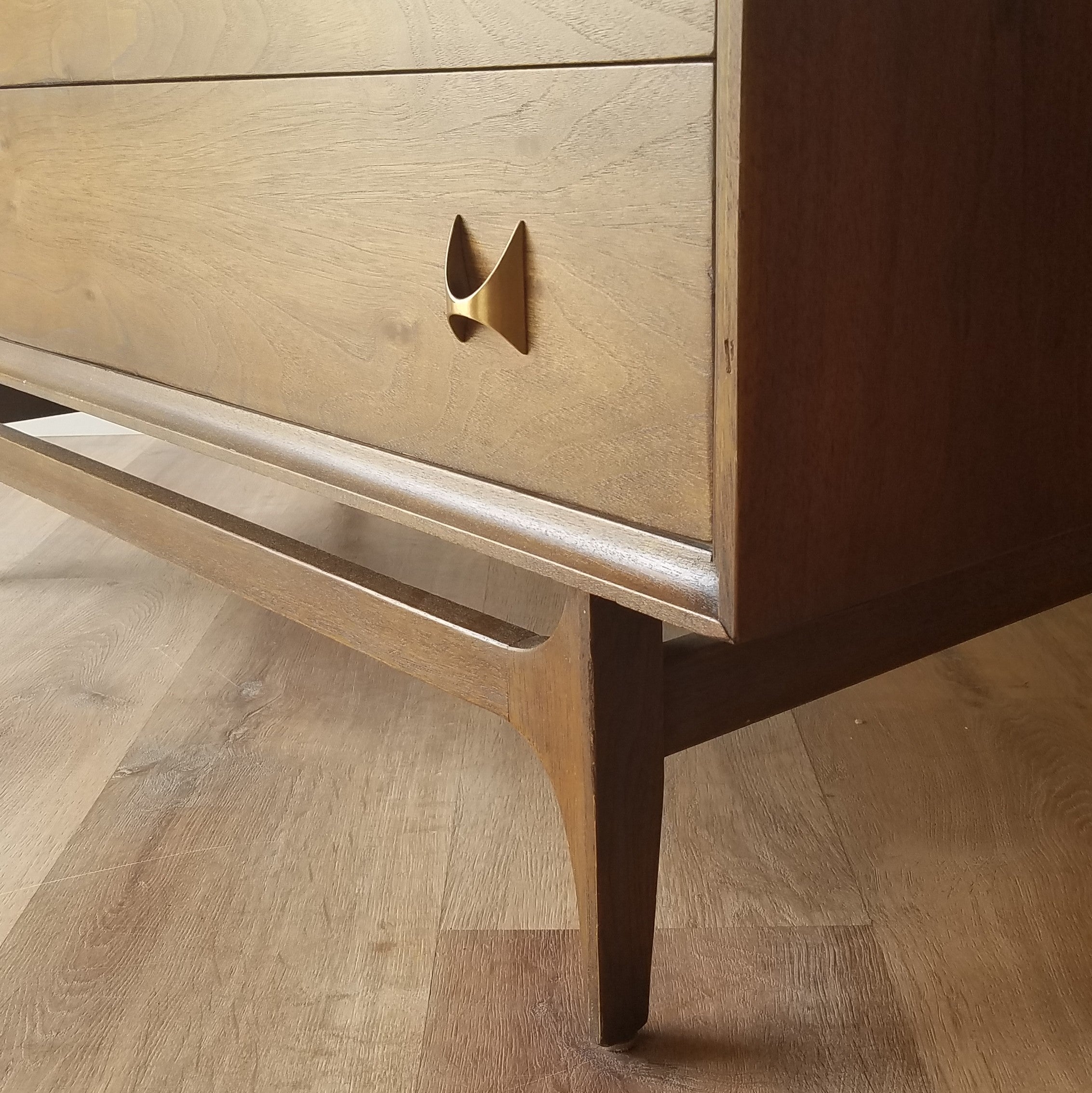 Broyhill Brasilia Gentleman's Bureau