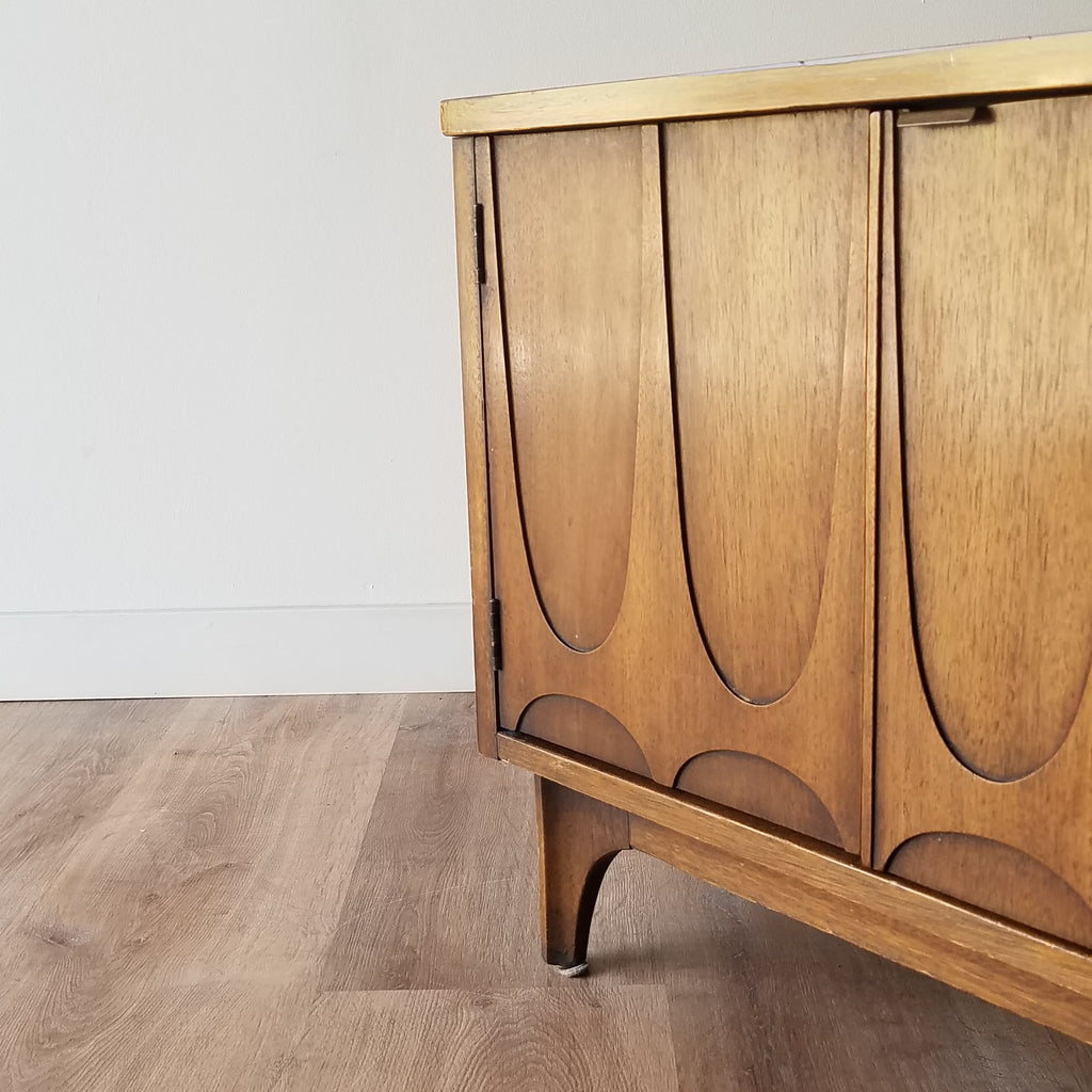 Detail view of Vintage Mid-Century Modern Brasilia Nightstand by Broyhill in Seattle, WA.