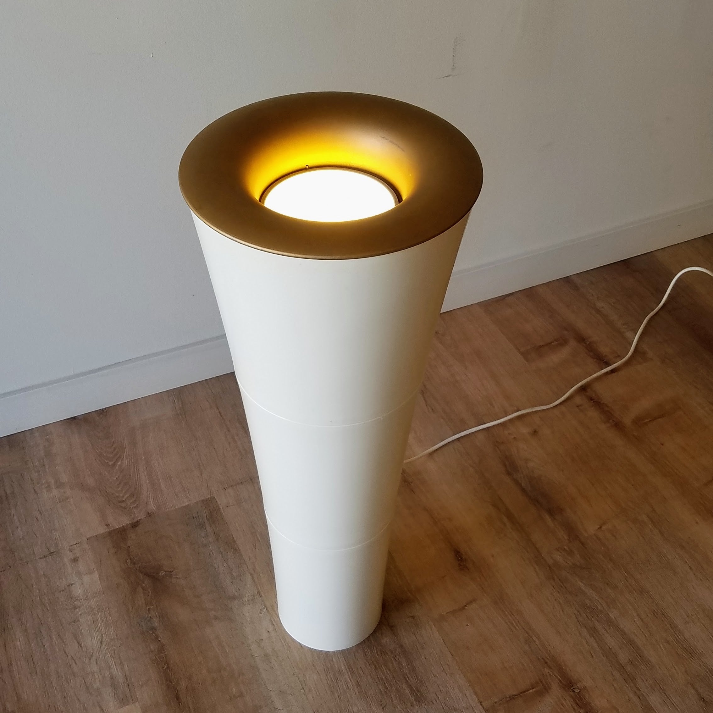 Kayoi Floor Lamp