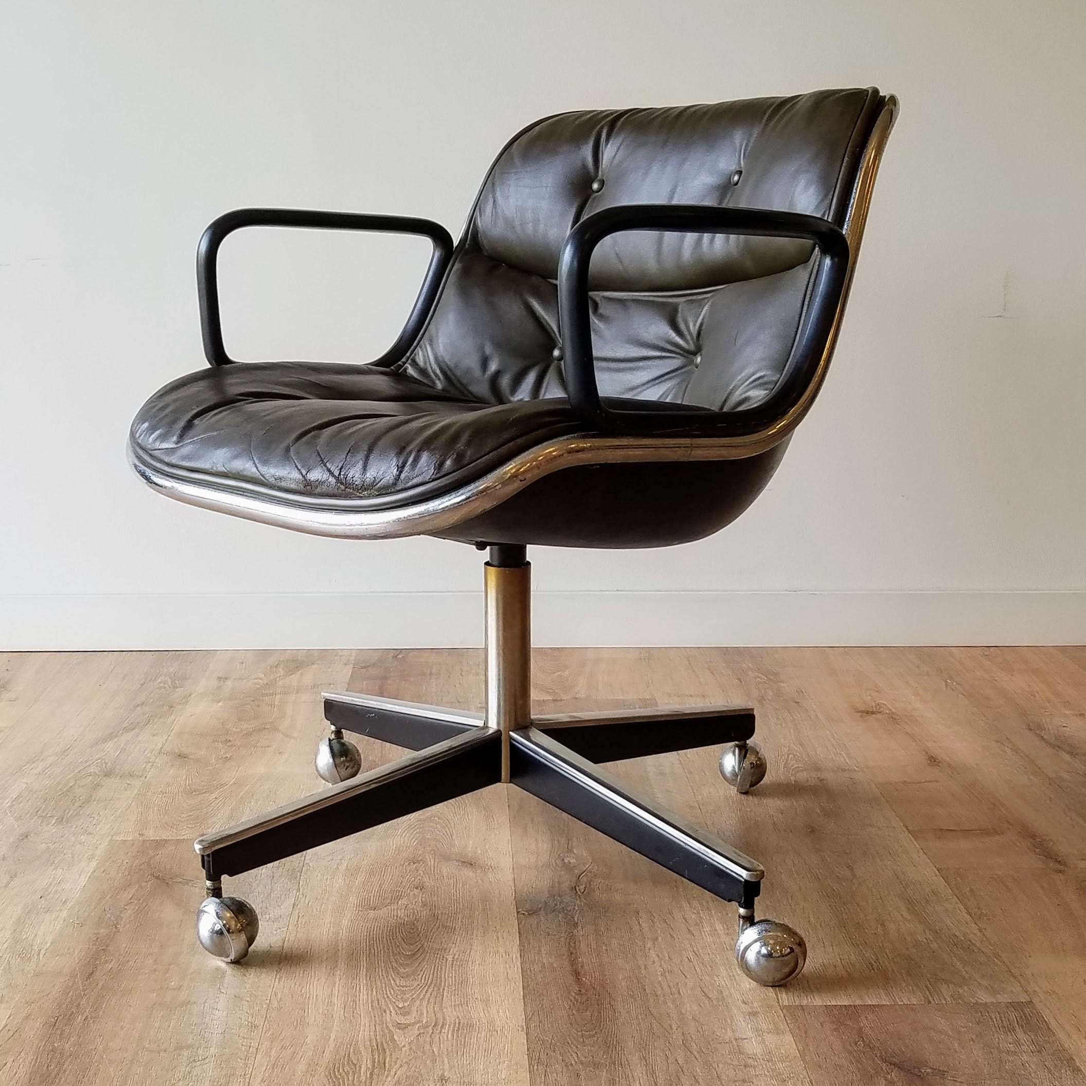 Charles Pollock Executive Office Chair