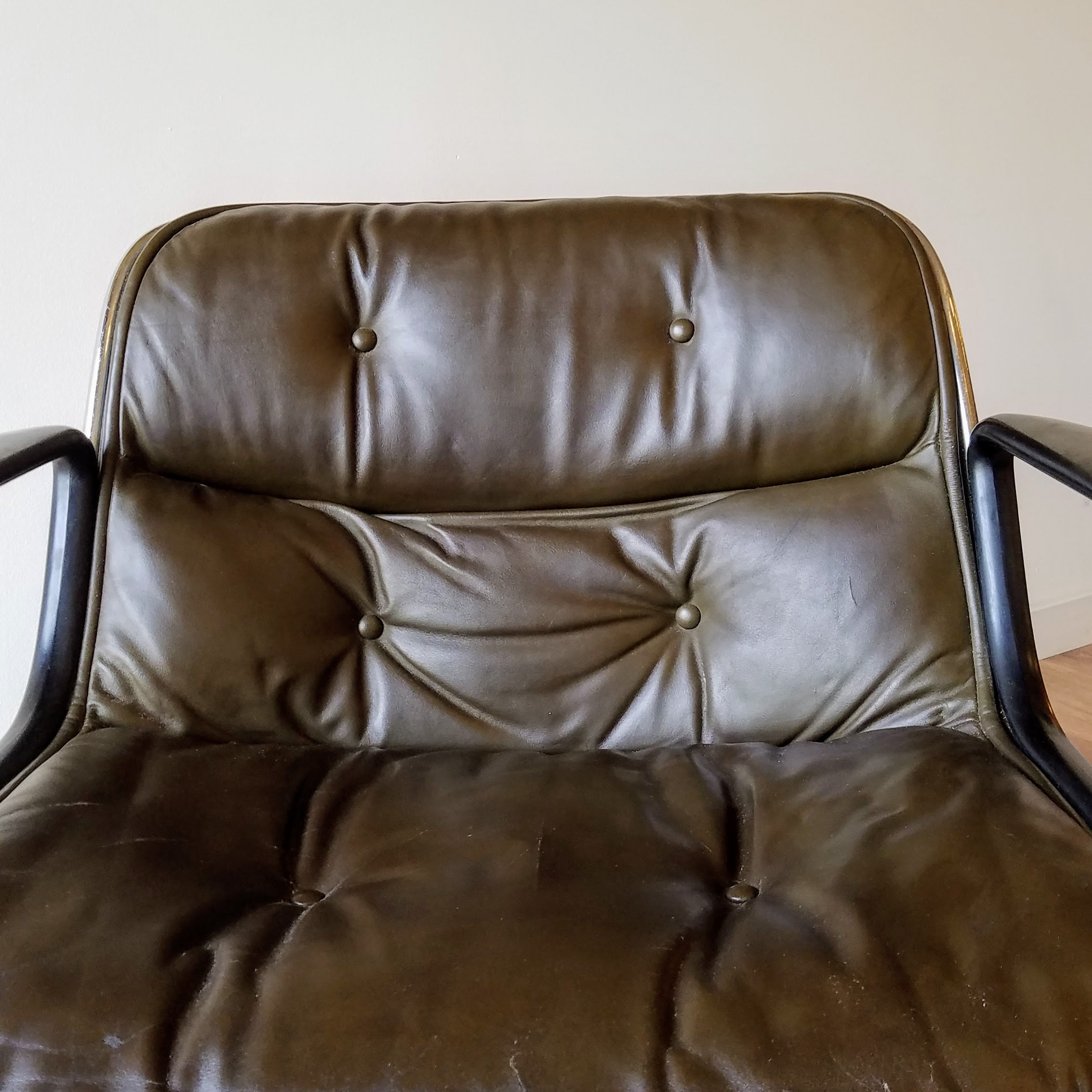 Charles Pollock Executive Office Chair