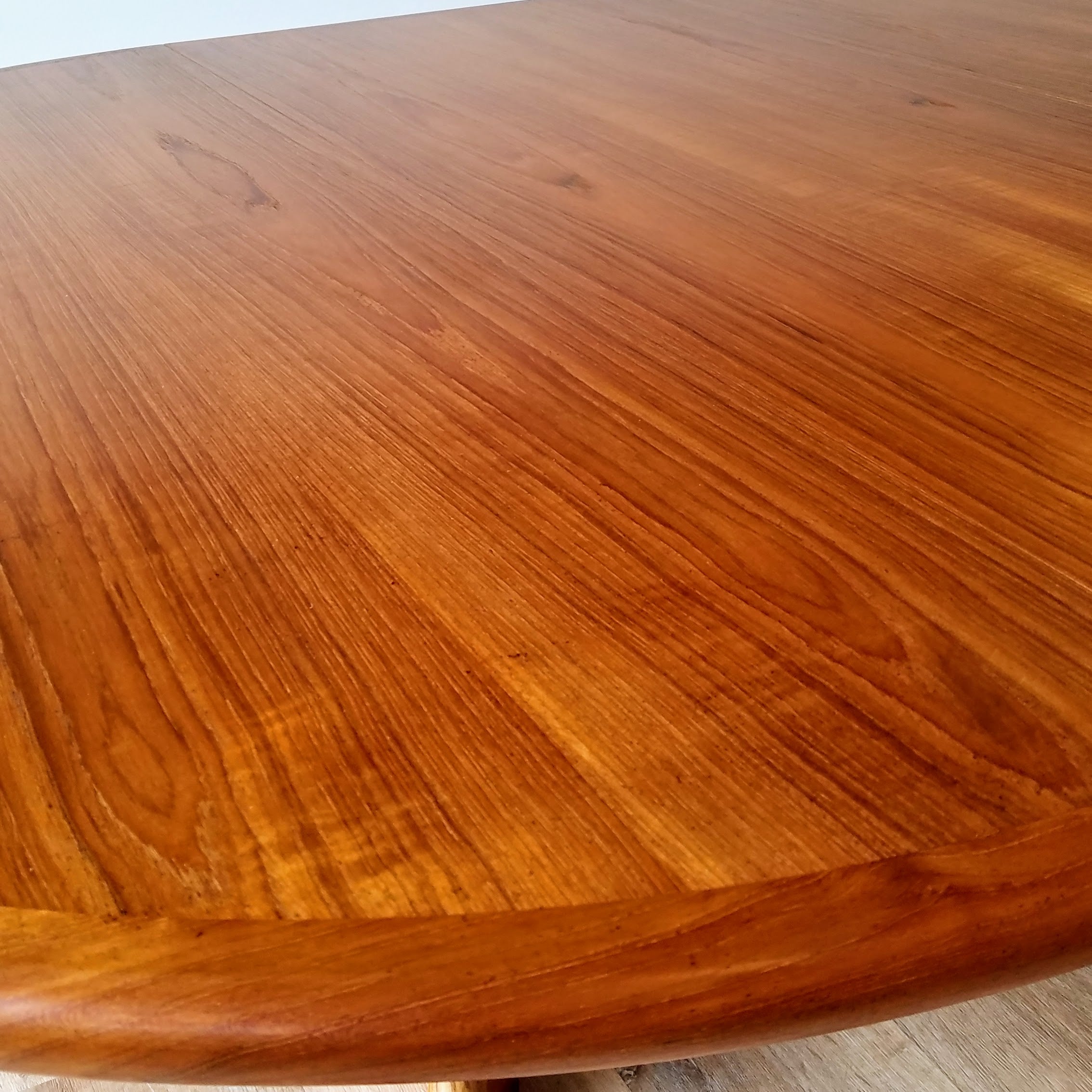 Skovby Round Extendable Teak Dining Table