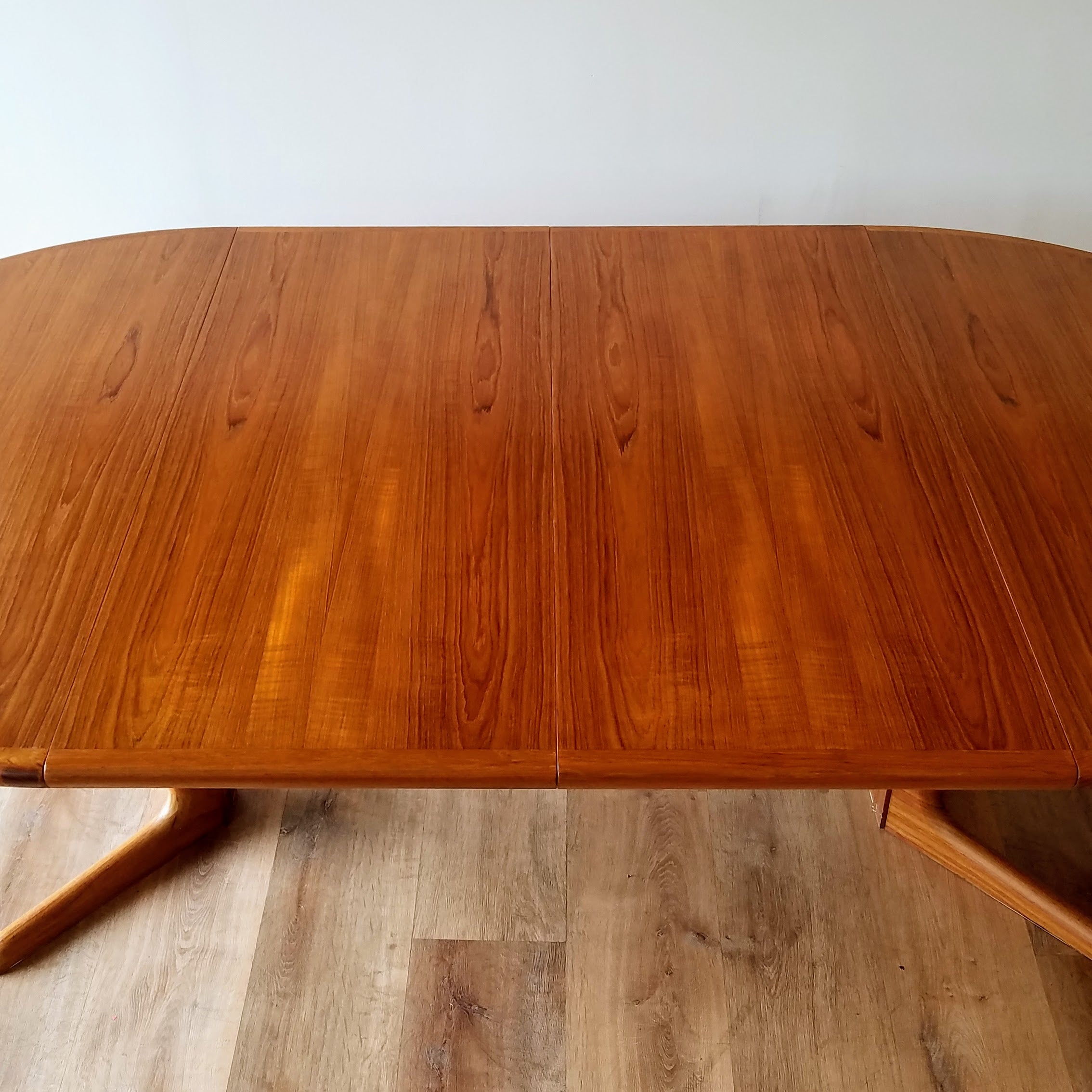 Skovby Round Extendable Teak Dining Table