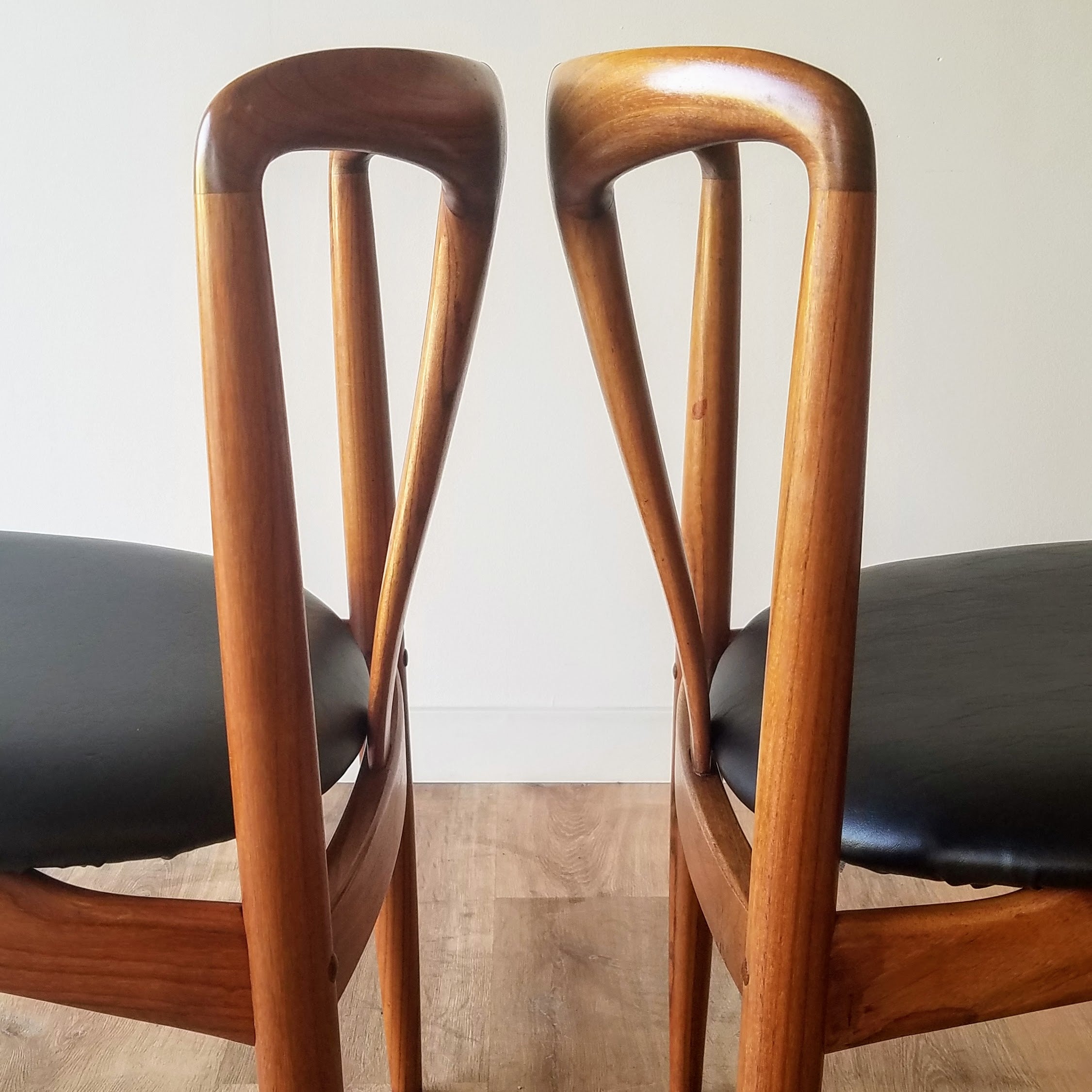 D-Scan Dining Chairs