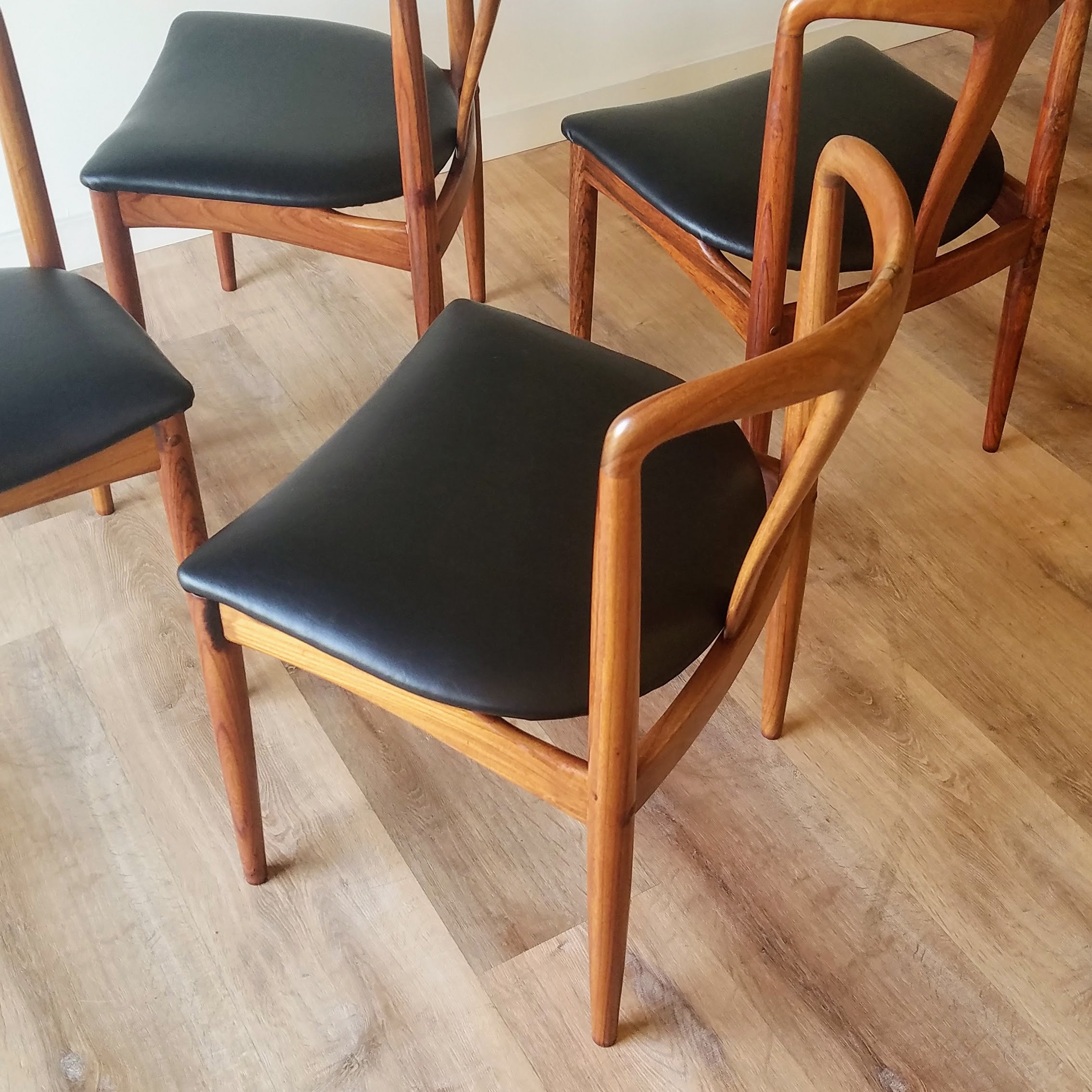 D-Scan Dining Chairs