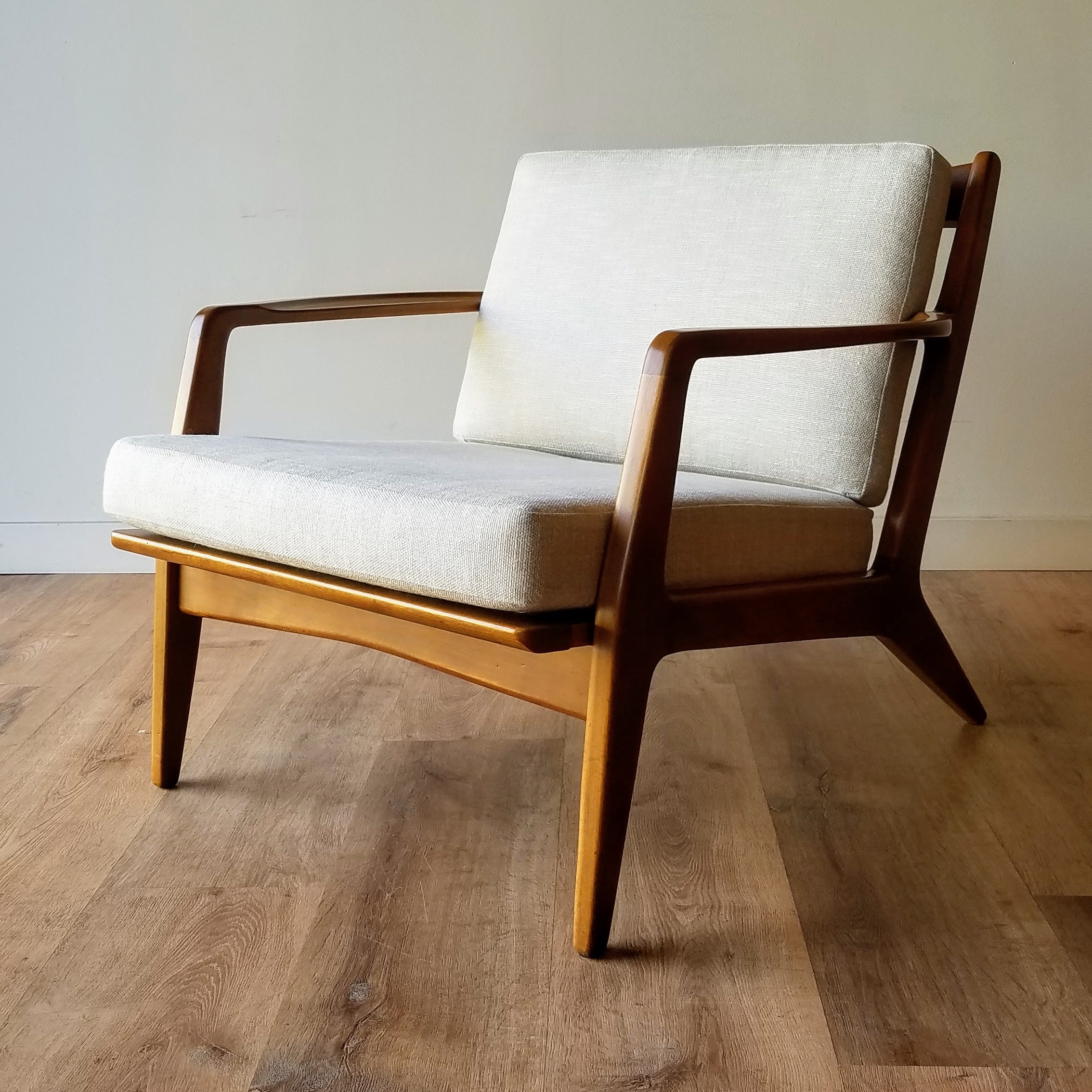 Lawrence Peaboy Lounge Chair