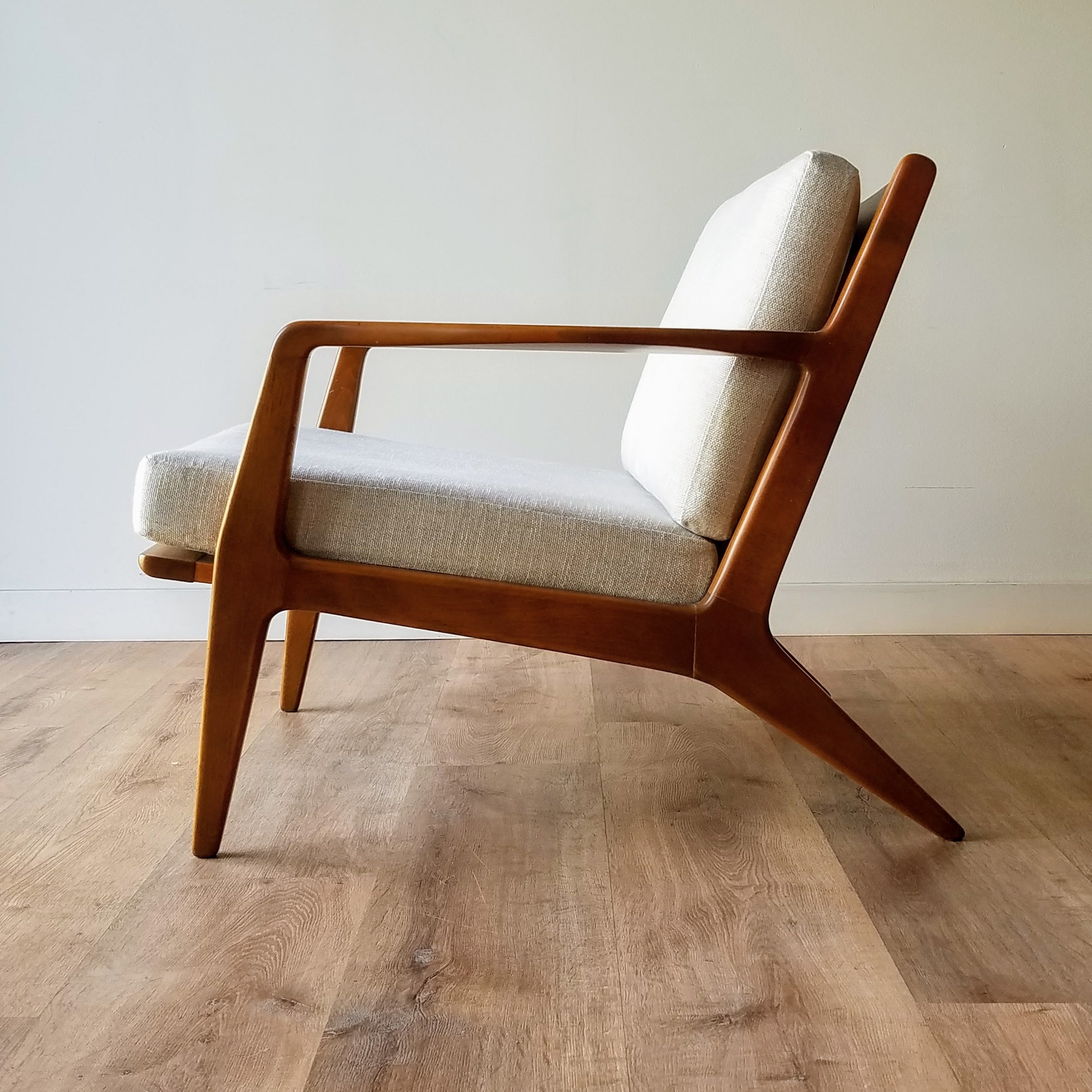 Lawrence Peaboy Lounge Chair