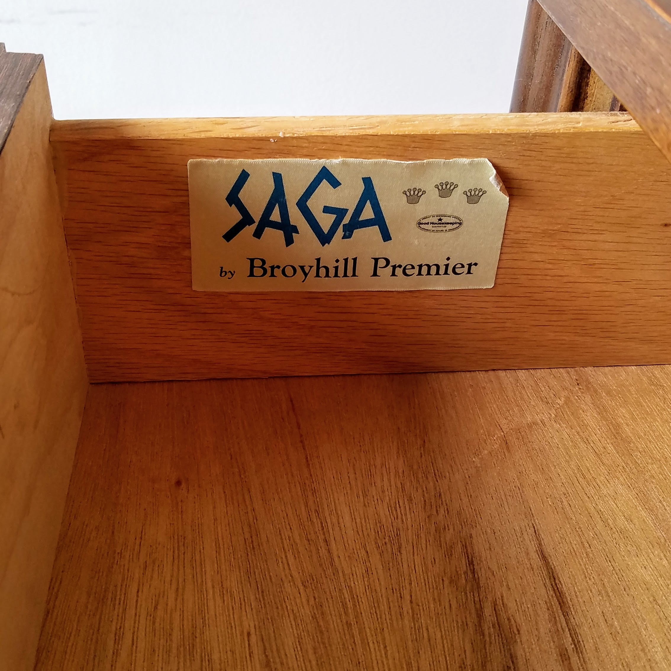 Broyhill 'Saga' Lowboy Dresser