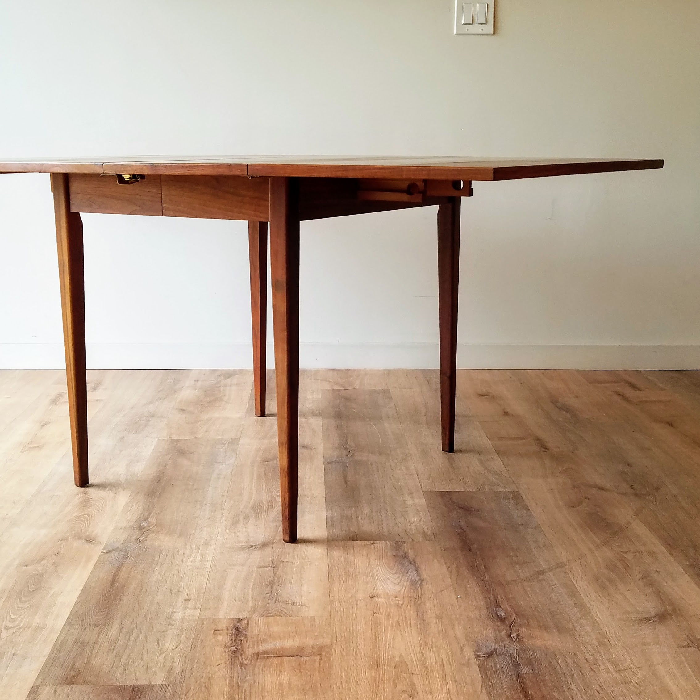 Jack Cartwright Dining Table