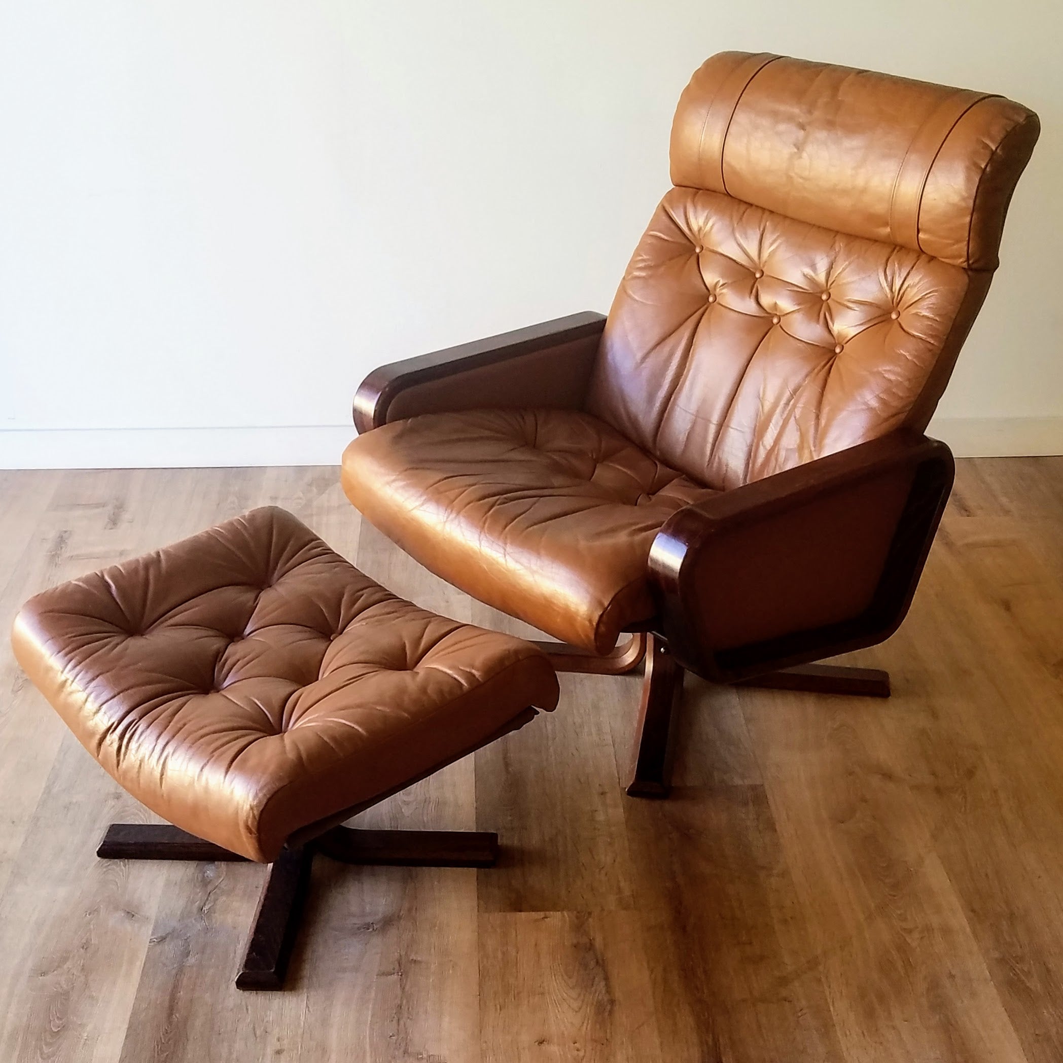 Vatne Mobler Recliner + Ottoman