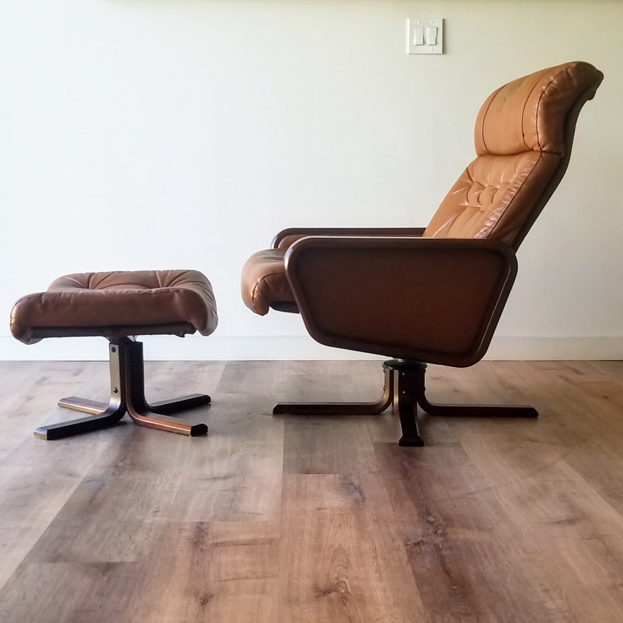 Vatne Mobler Recliner + Ottoman