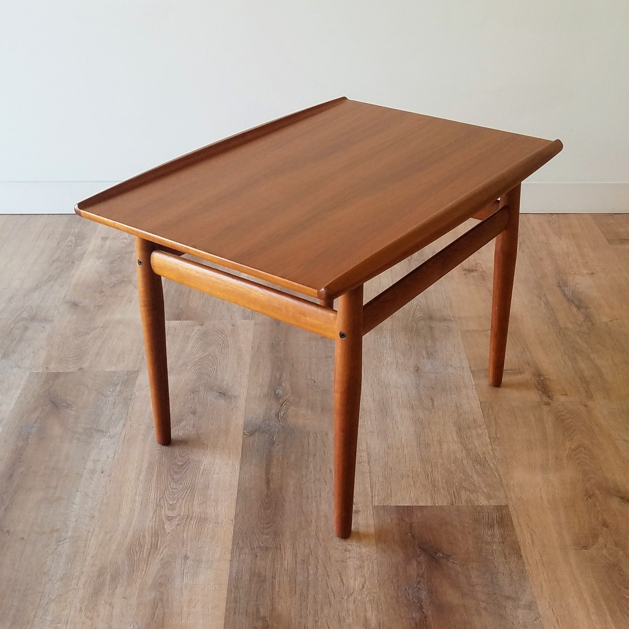 Grete Jalk Side Table