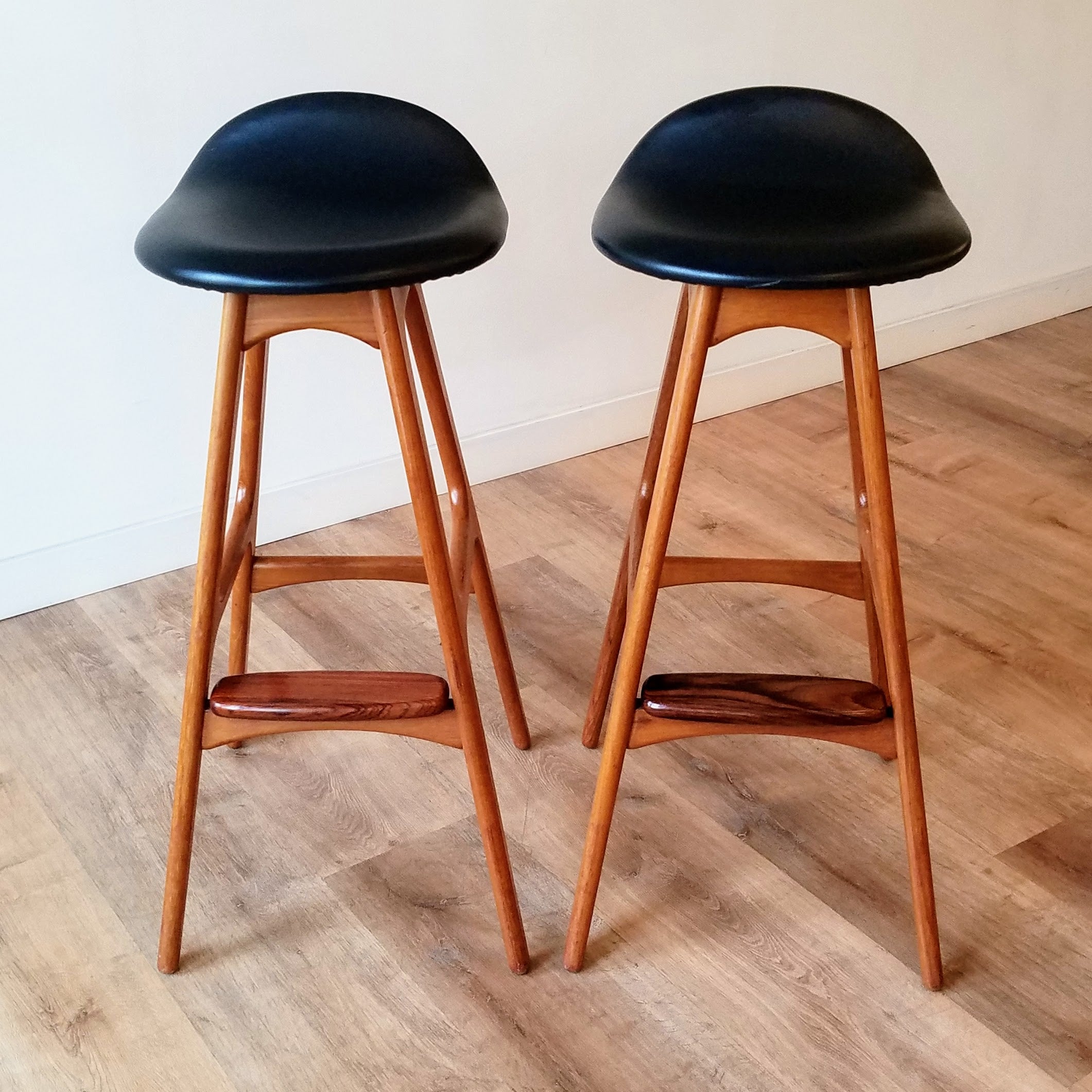 Erik Buch Barstools