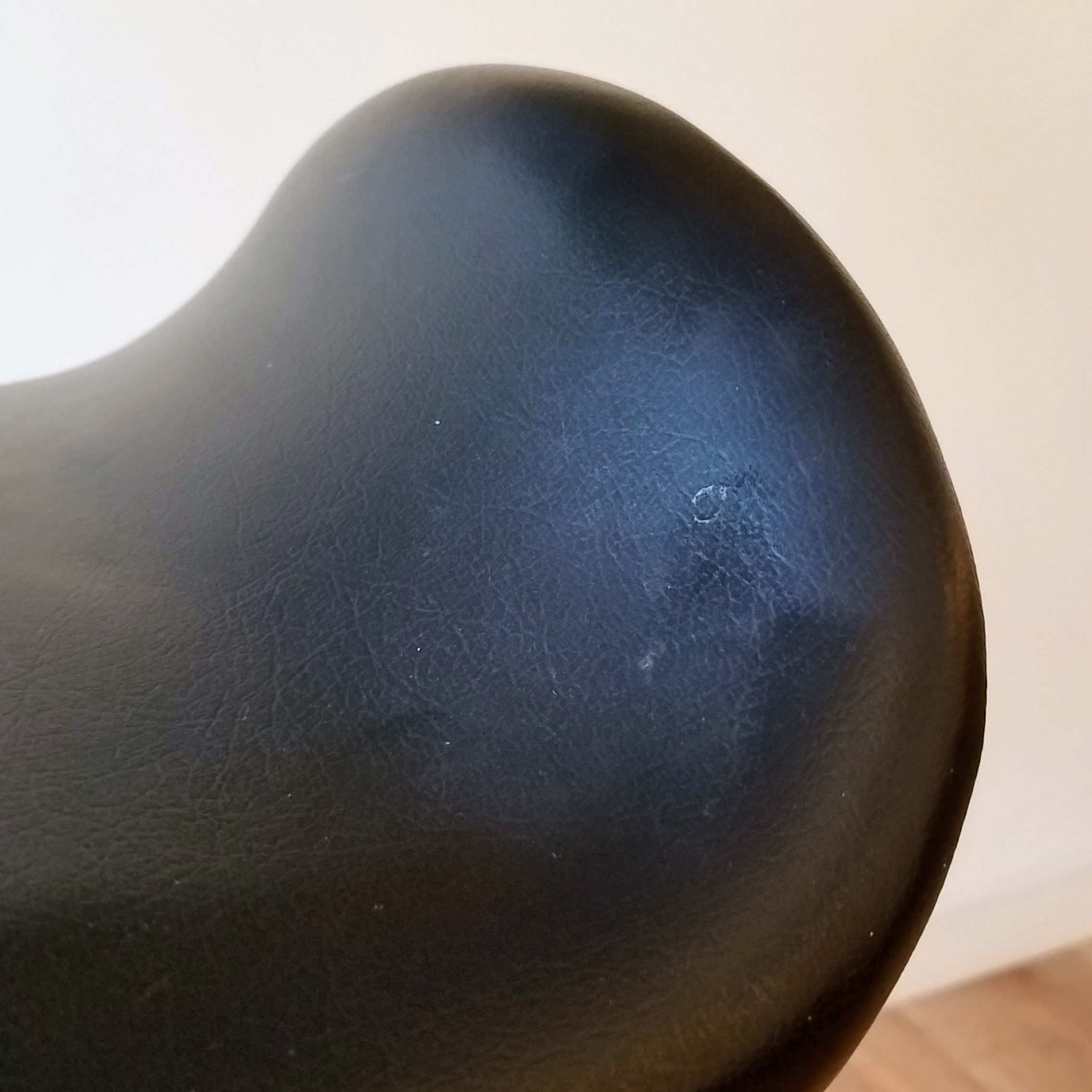 Erik Buch Barstools