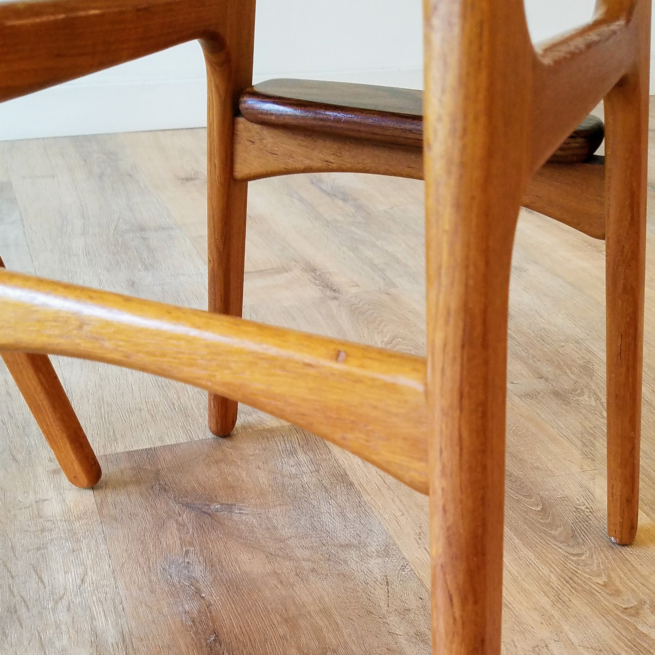 Erik Buch Barstools