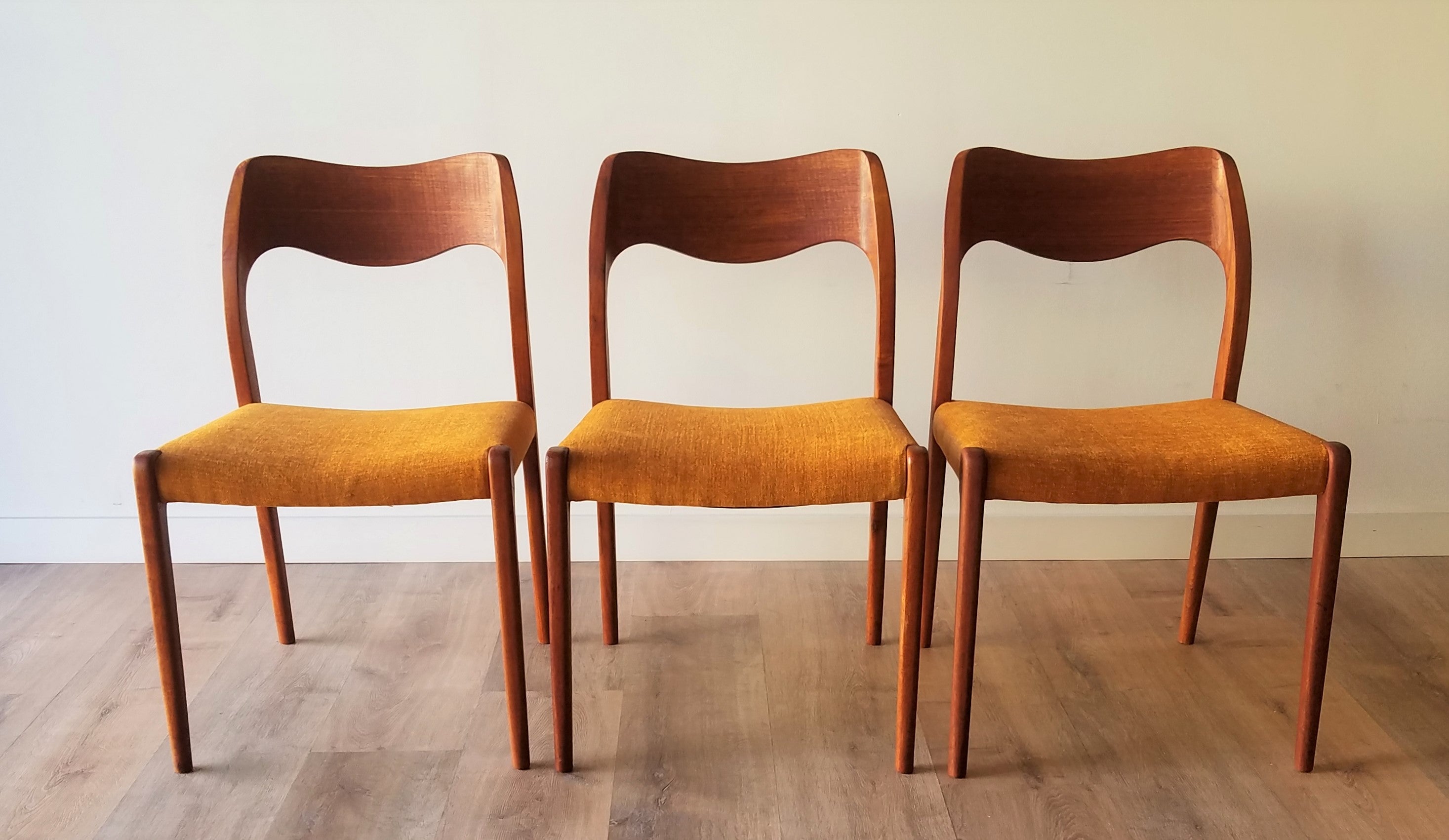 Niels Moller Model 71 - set of 6